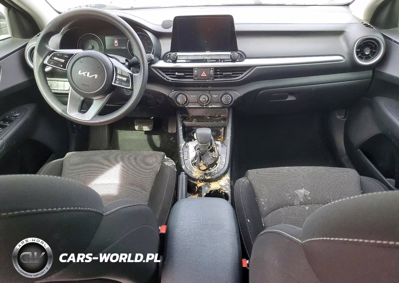 2024 Kia Forte Lxs VIN:3KPF24AD9RE696083 - 8