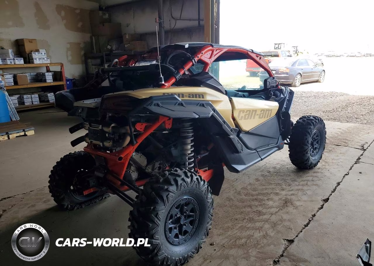 2017 Can-Am Maverick X3 Utility Vehicle VIN:3JBVXAW28HK001288 - 4