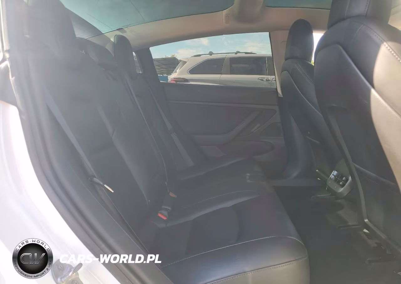 2018 Tesla Model 3 VIN:5YJ3E1EAXJF161657 - 10