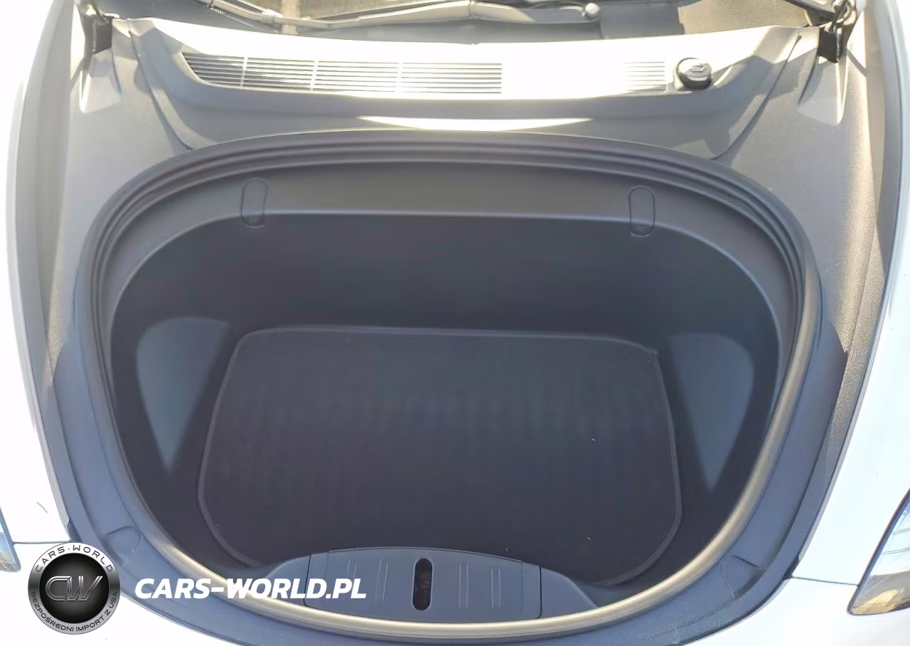 2018 Tesla Model 3 VIN:5YJ3E1EAXJF161657 - 11
