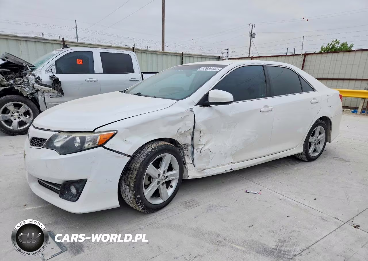 2014 Toyota Camry Se – zdjęcie 1 z 12