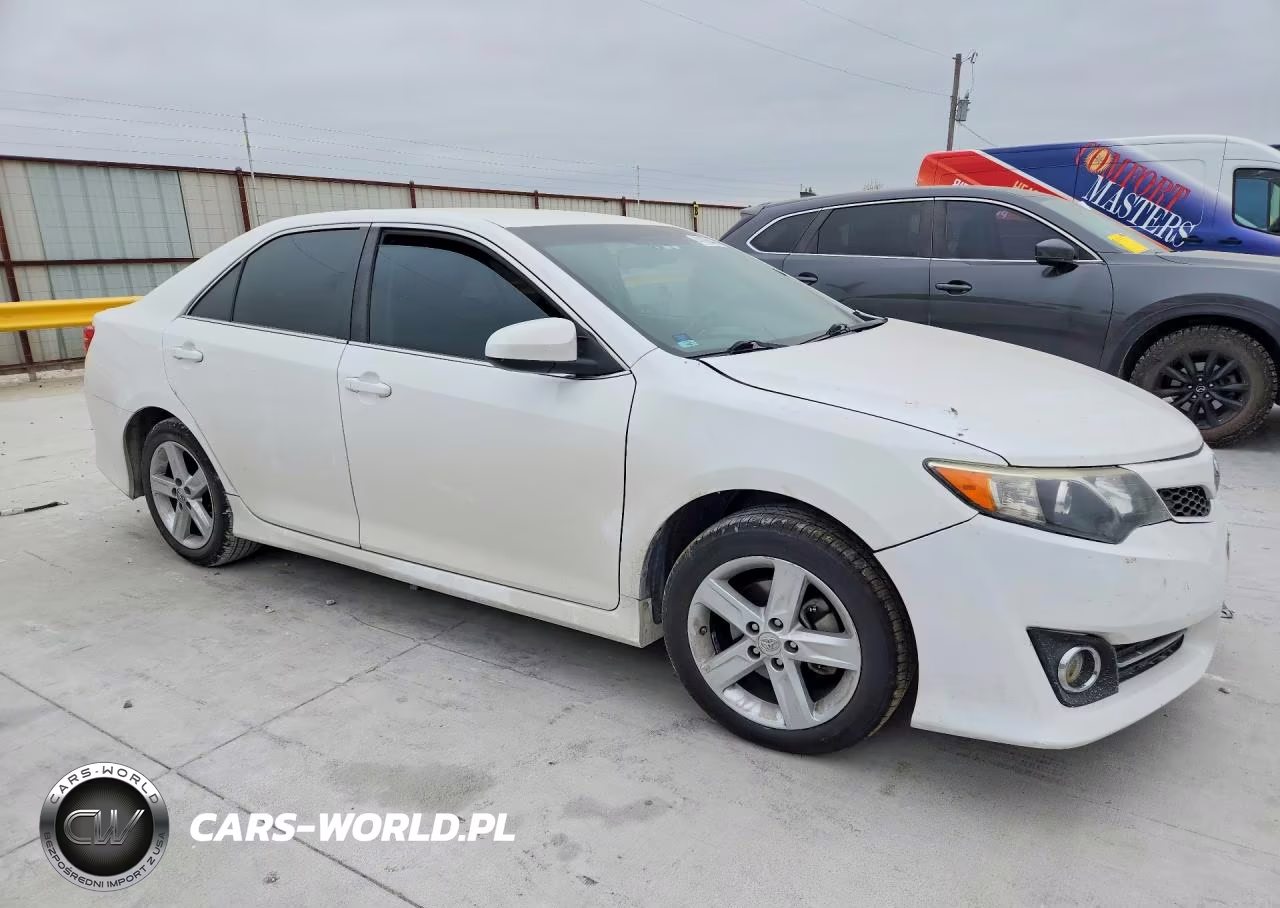 2014 Toyota Camry Se VIN:4T1BF1FK1EU320106 - 4