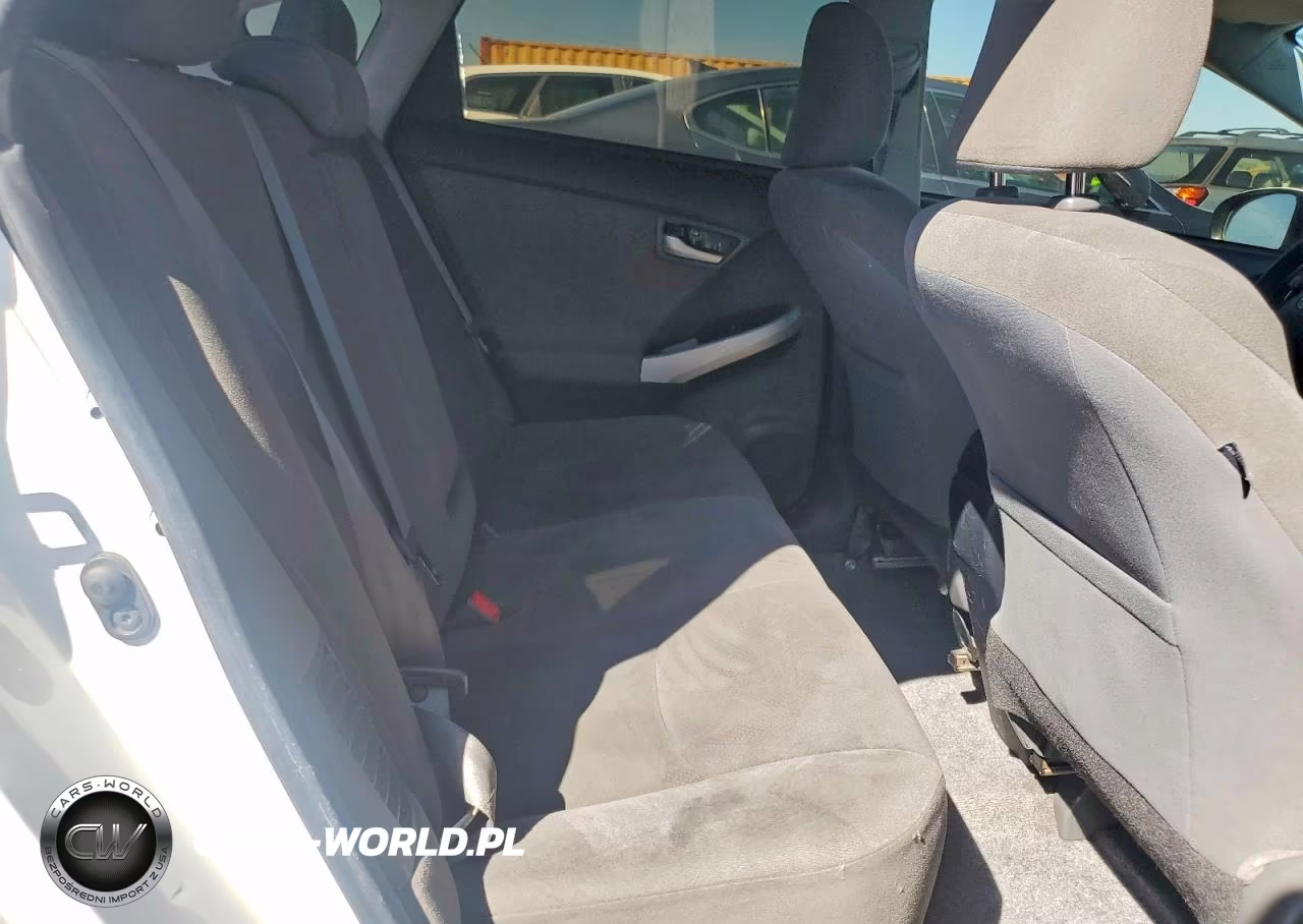2014 Toyota Prius Three VIN:JTDKN3DU8E0384268 - 10