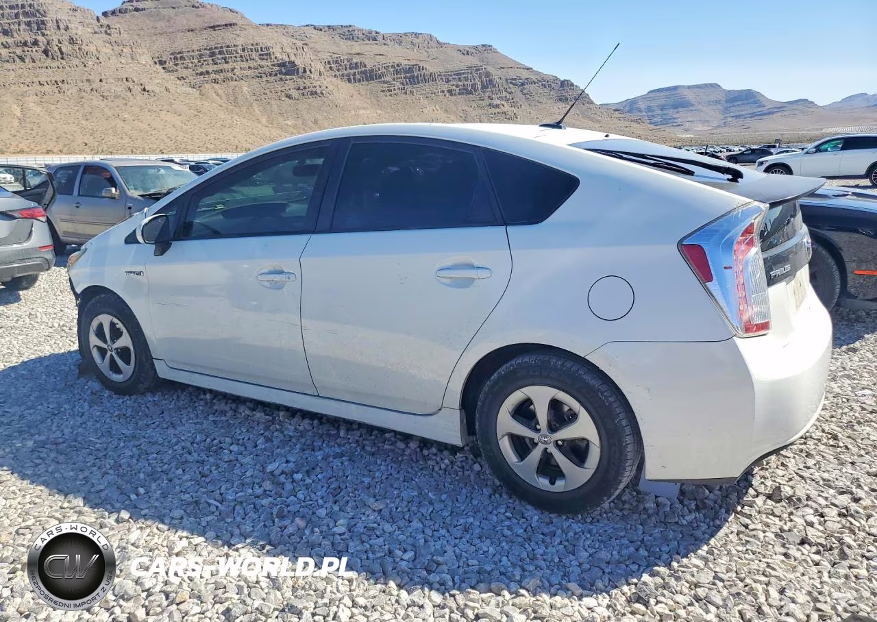 2014 Toyota Prius Three VIN:JTDKN3DU8E0384268 - 2