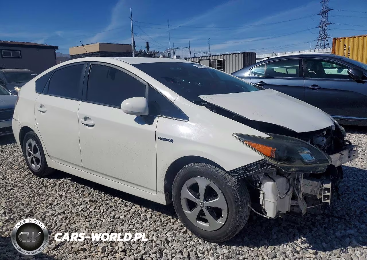 2014 Toyota Prius Three VIN:JTDKN3DU8E0384268 - 4