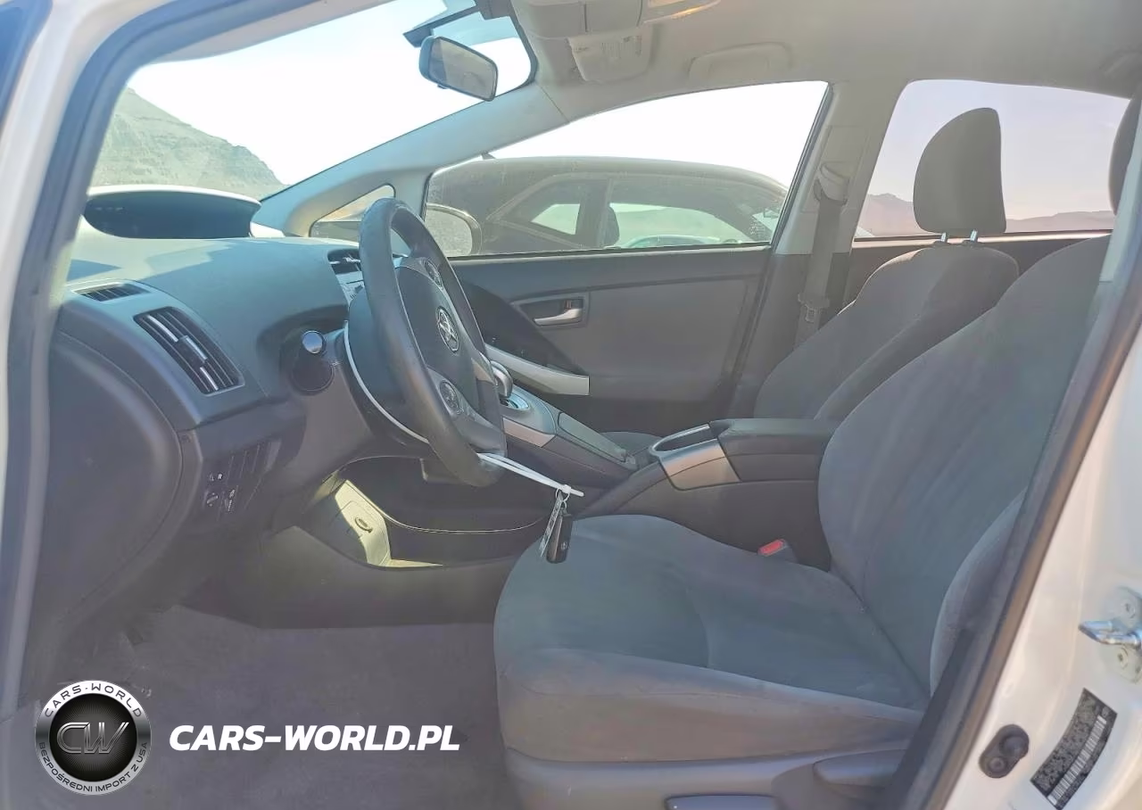 2014 Toyota Prius Three VIN:JTDKN3DU8E0384268 - 7