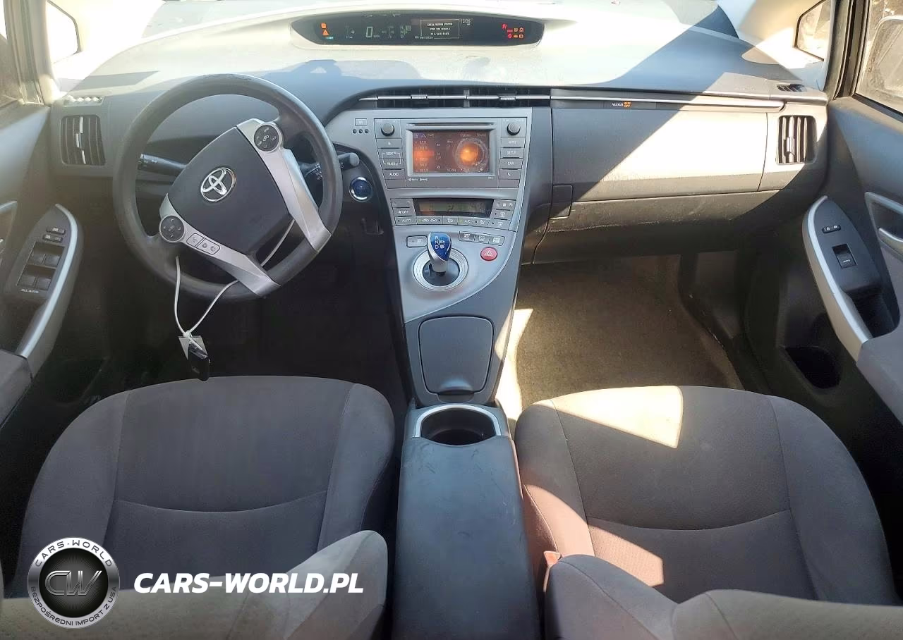 2014 Toyota Prius Three VIN:JTDKN3DU8E0384268 - 8