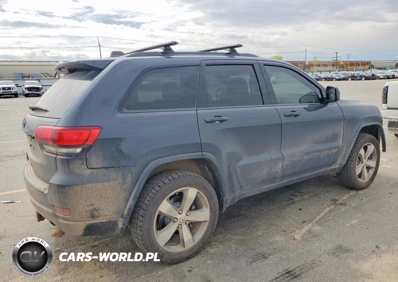 2018 Jeep Grand Cherokee Laredo VIN:1C4RJFAG8JC421905 - 3