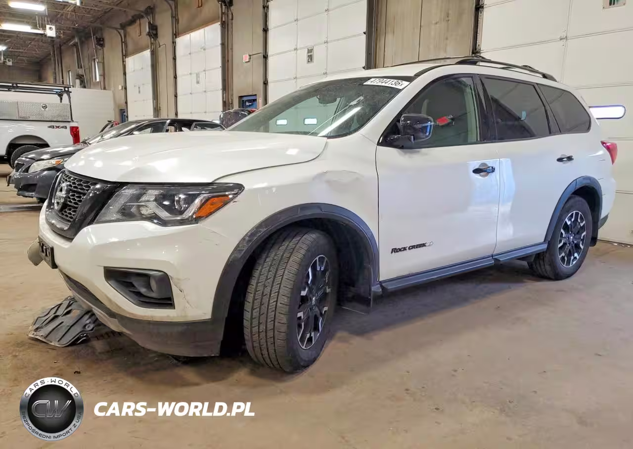 2020 Nissan Pathfinder Sv