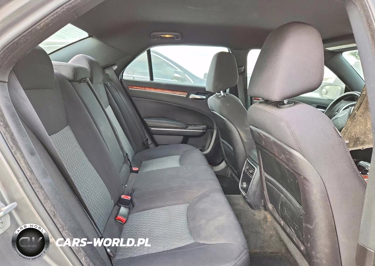 2012 Chrysler 300 VIN:2C3CCAAG7CH227275 - 10