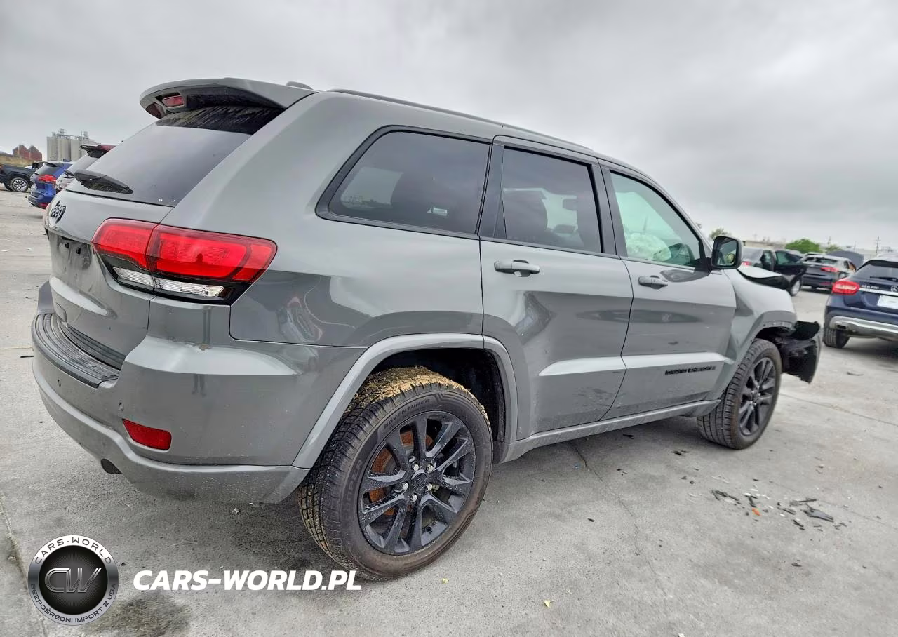 2020 Jeep Grand Cherokee Laredo VIN:1C4RJEAGXLC440047 - 3