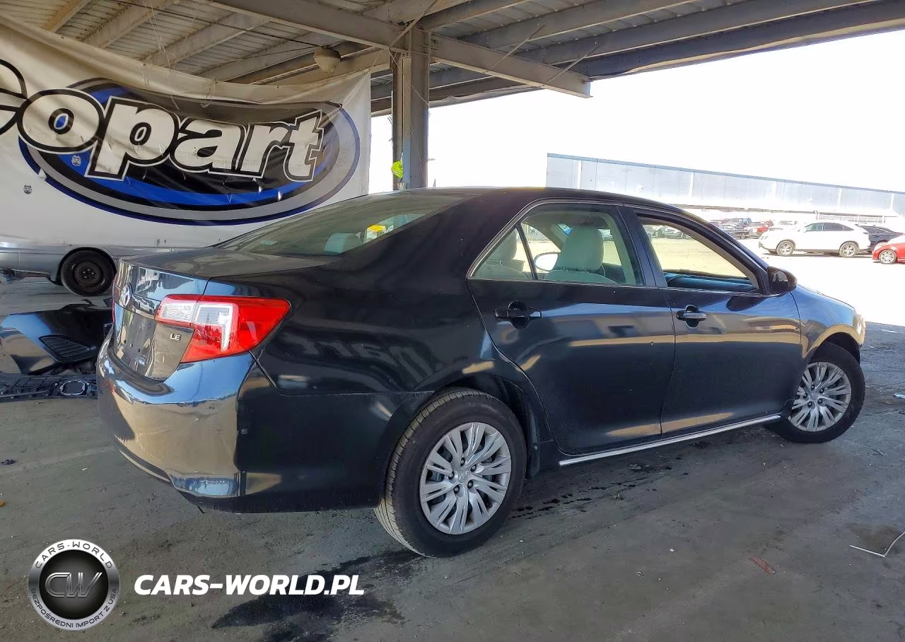 2013 Toyota Camry Le VIN:4T4BF1FK6DR295403 - 3