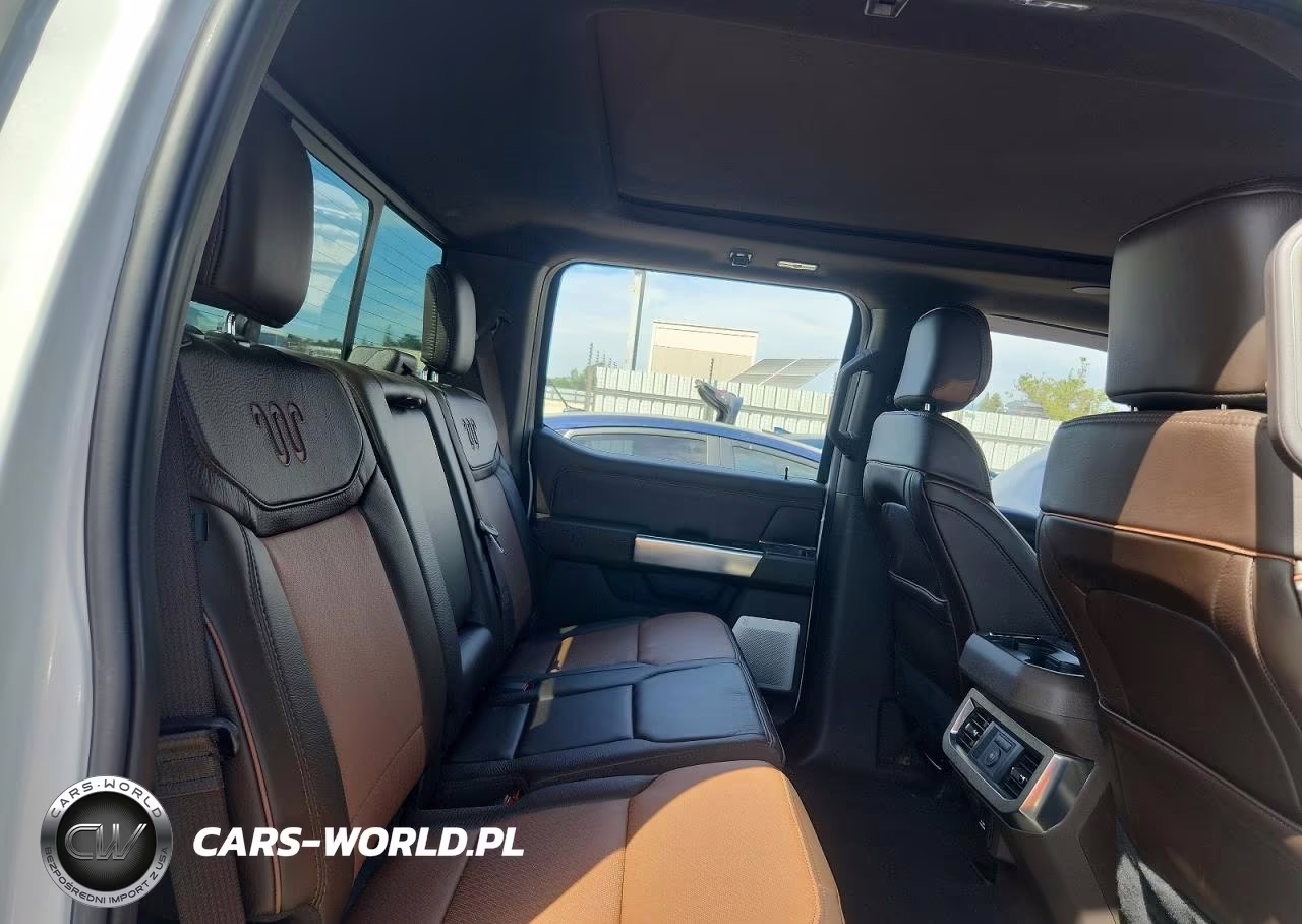 2025 Ford F-250 Super Duty VIN:1FT8W2BM3SEC79303 - 10