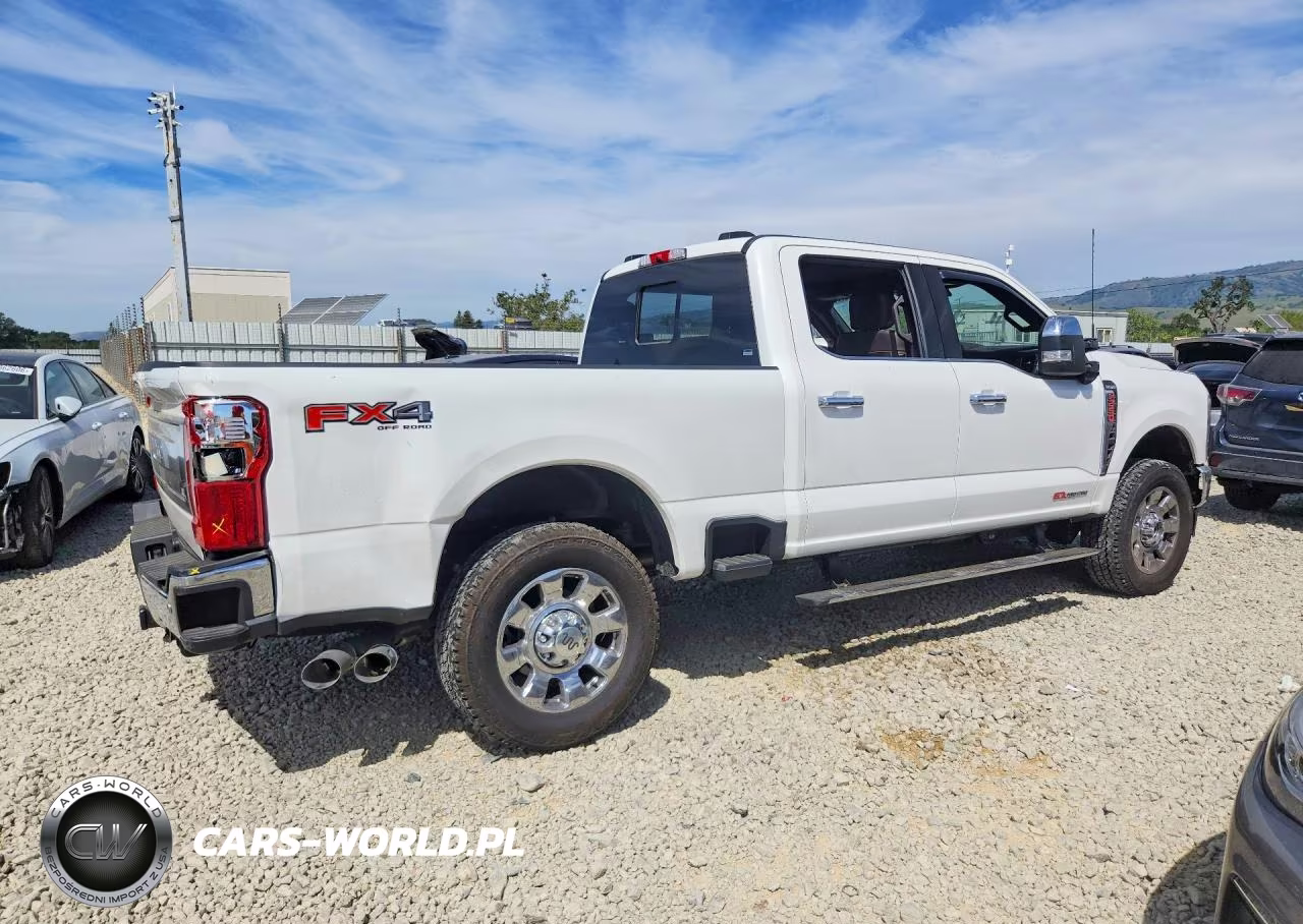2025 Ford F-250 Super Duty VIN:1FT8W2BM3SEC79303 - 3
