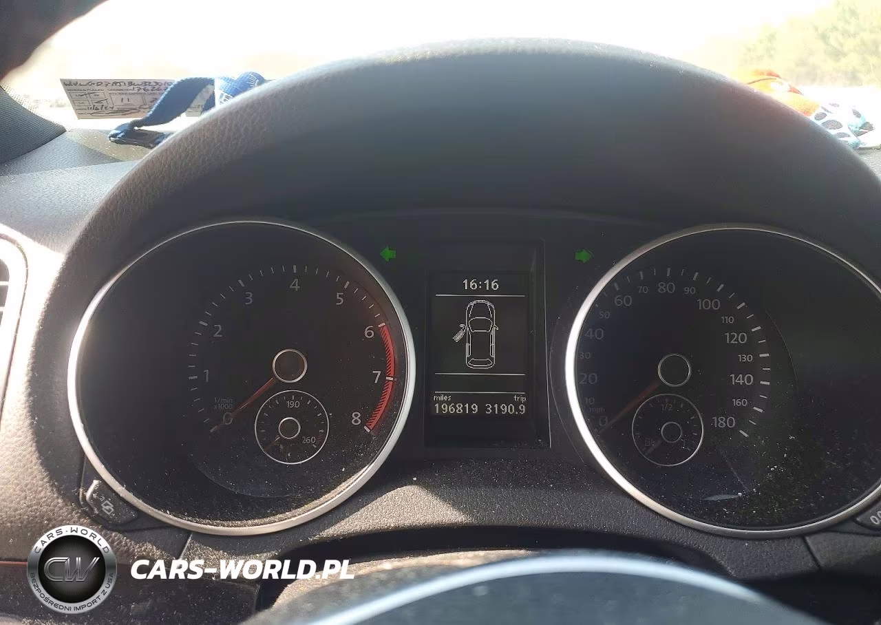 2011 Volkswagen Gti VIN:WVWGD7AJ1BW323010 - 9