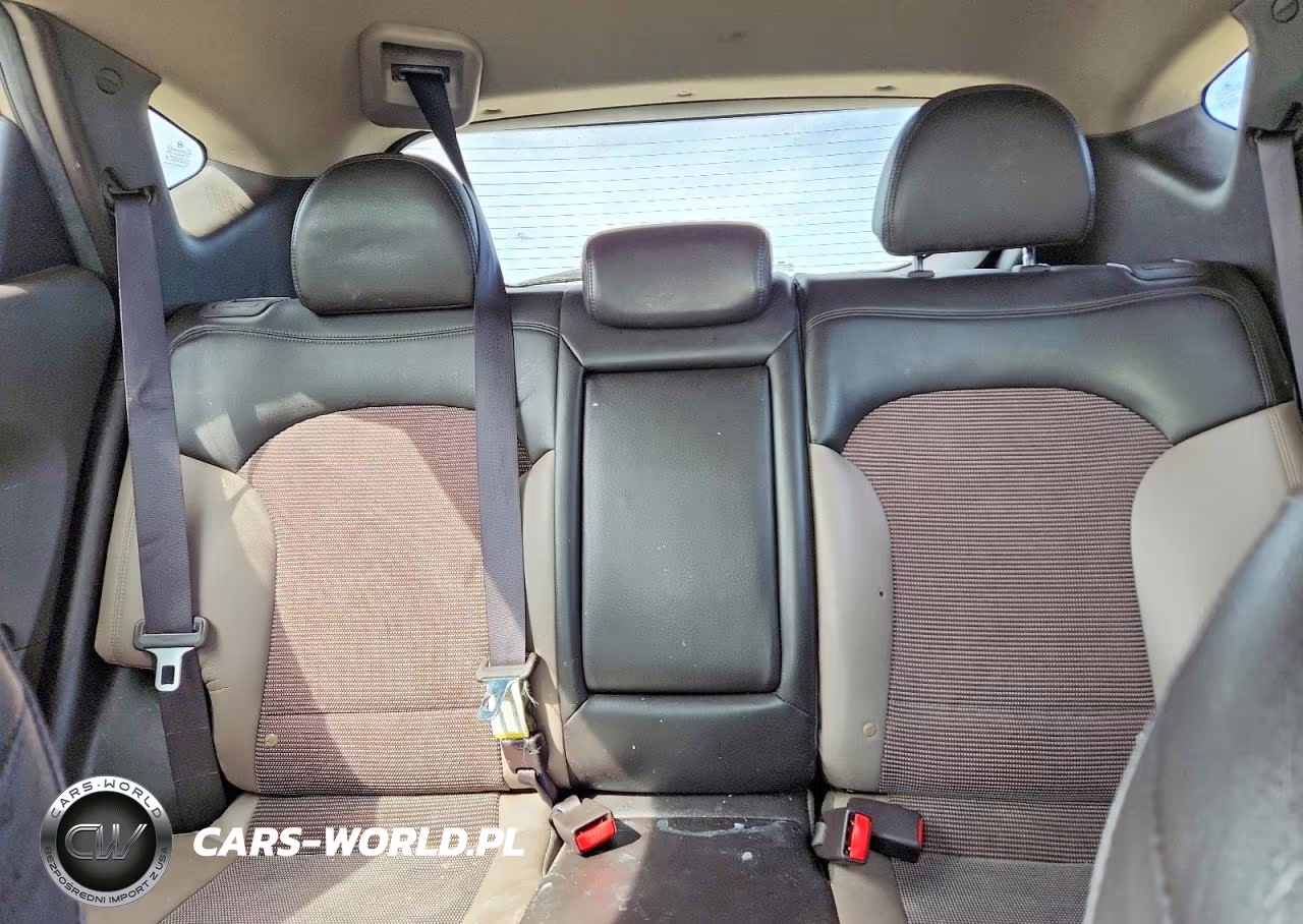 2011 Hyundai Tucson VIN:KM8JUCAC3BU201577 - 10