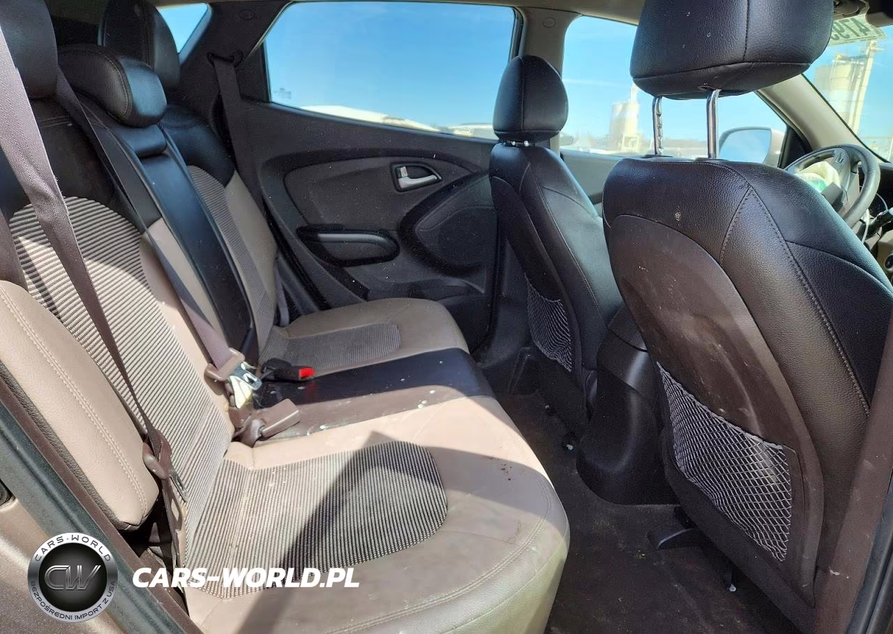 2011 Hyundai Tucson VIN:KM8JUCAC3BU201577 - 11