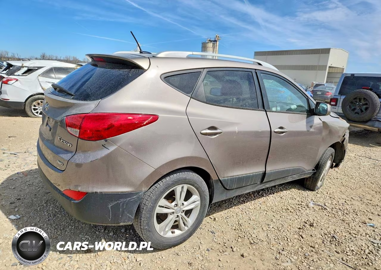 2011 Hyundai Tucson VIN:KM8JUCAC3BU201577 - 3