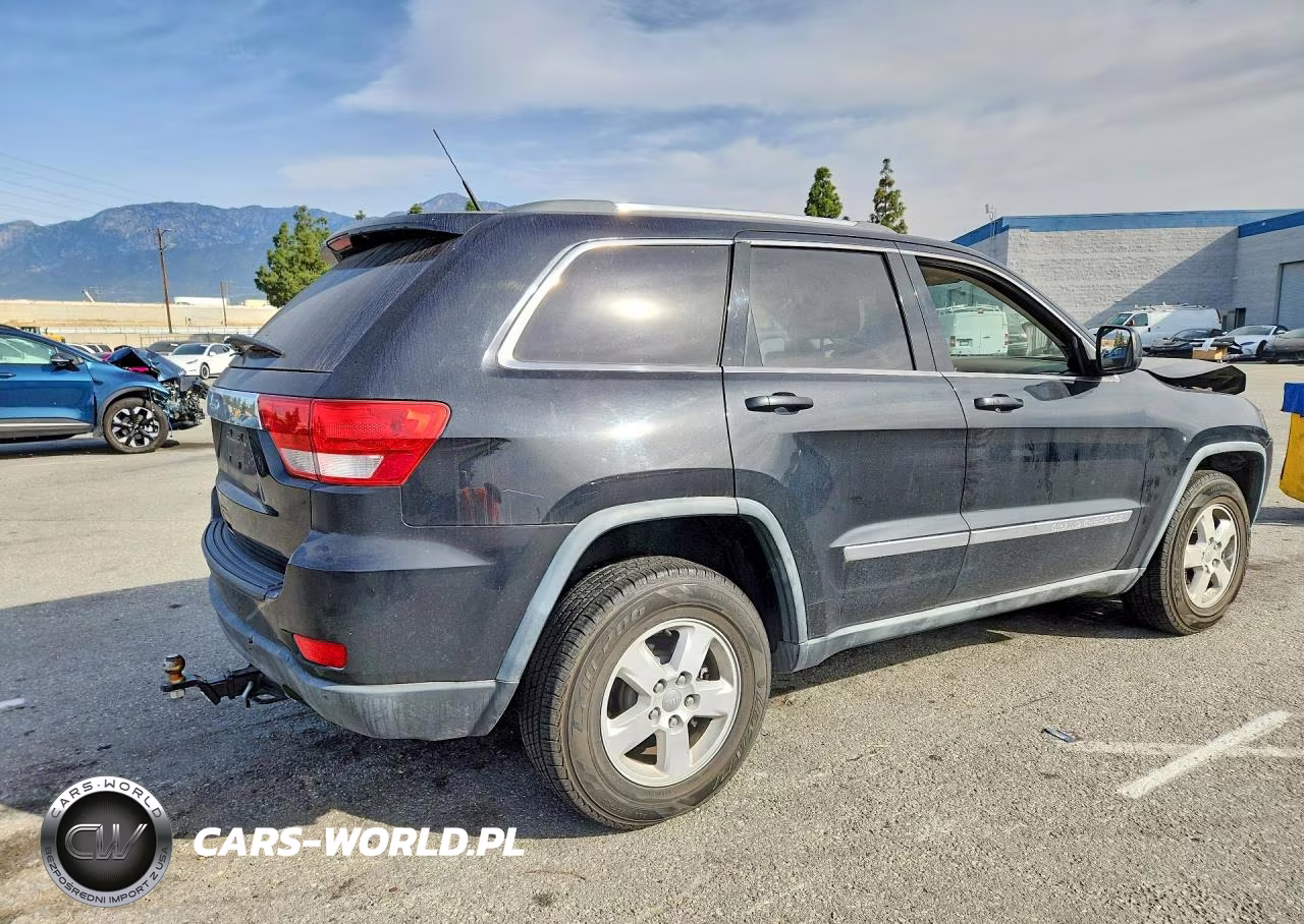 2011 Jeep Grand Cherokee Laredo VIN:1J4RS4GG6BC535082 - 3