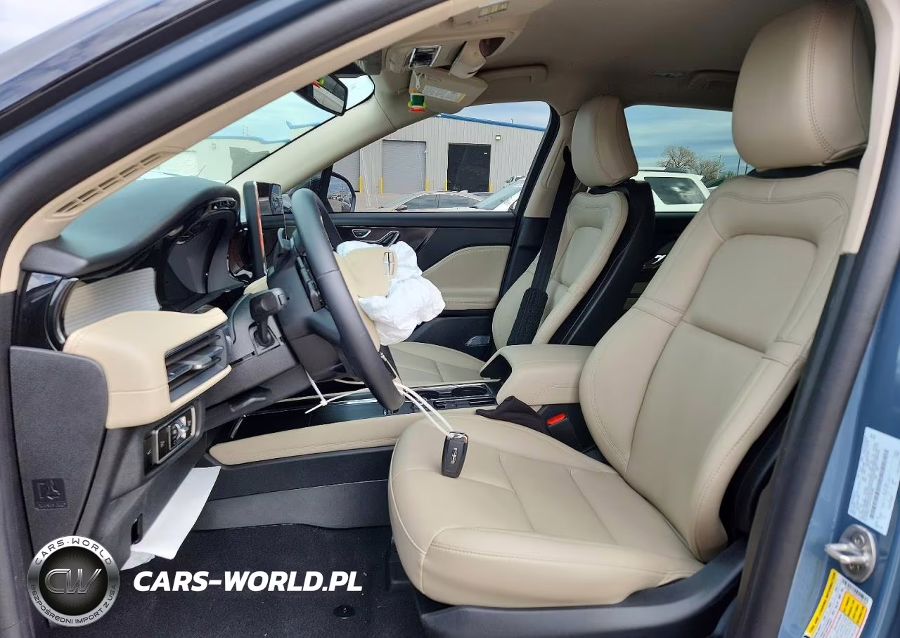 2026 Lincoln Corsair Premiere VIN:5LMCJ1CAXTUL05306 - 7