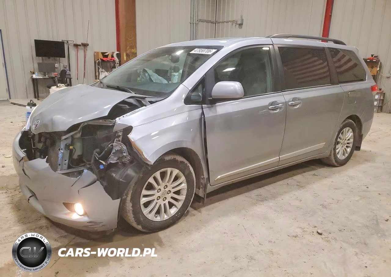 2014 Toyota Sienna Xle 8-Passenger
