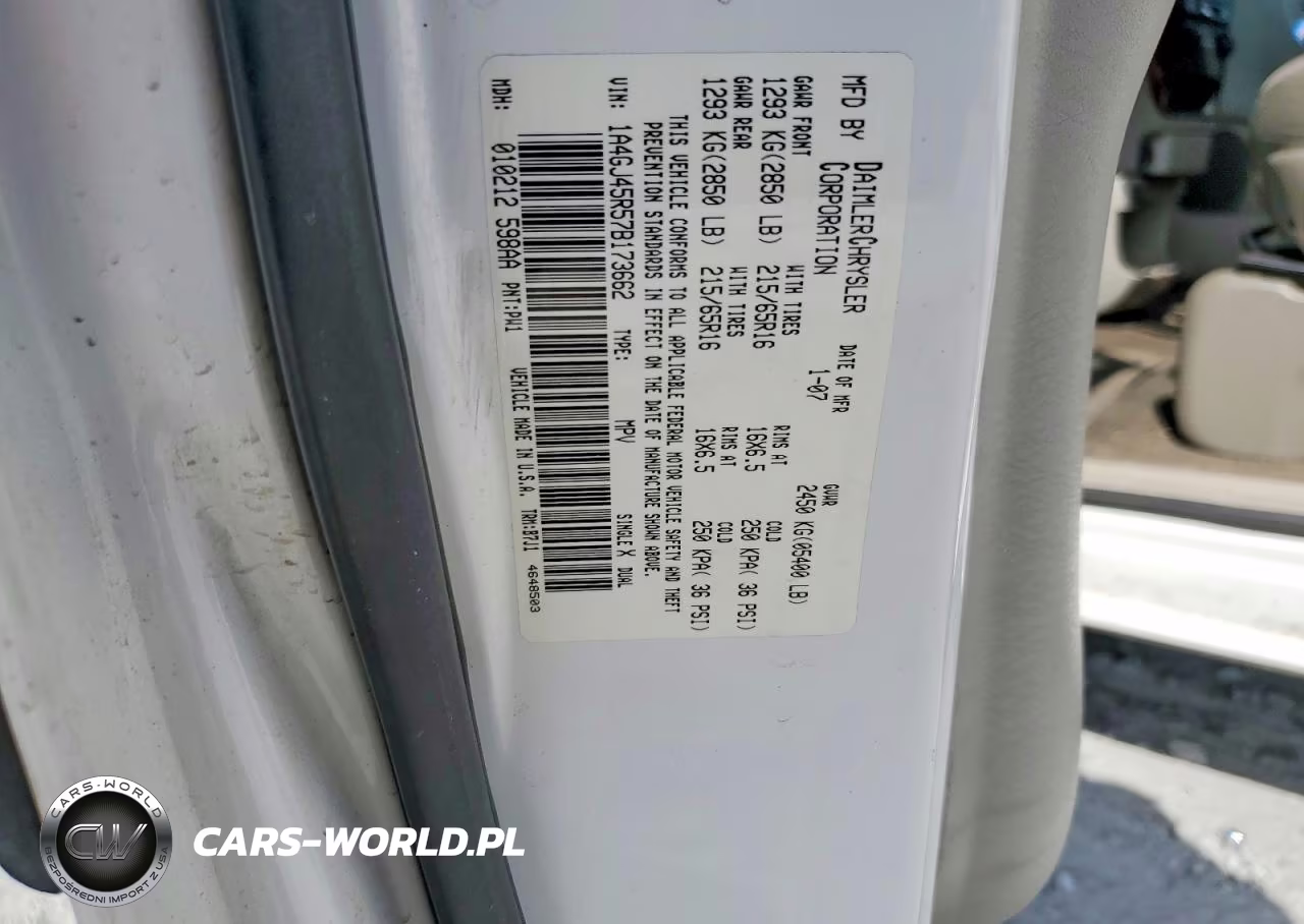 2007 Chrysler Town & Country Lx VIN:1A4GJ45R57B173662 - 13
