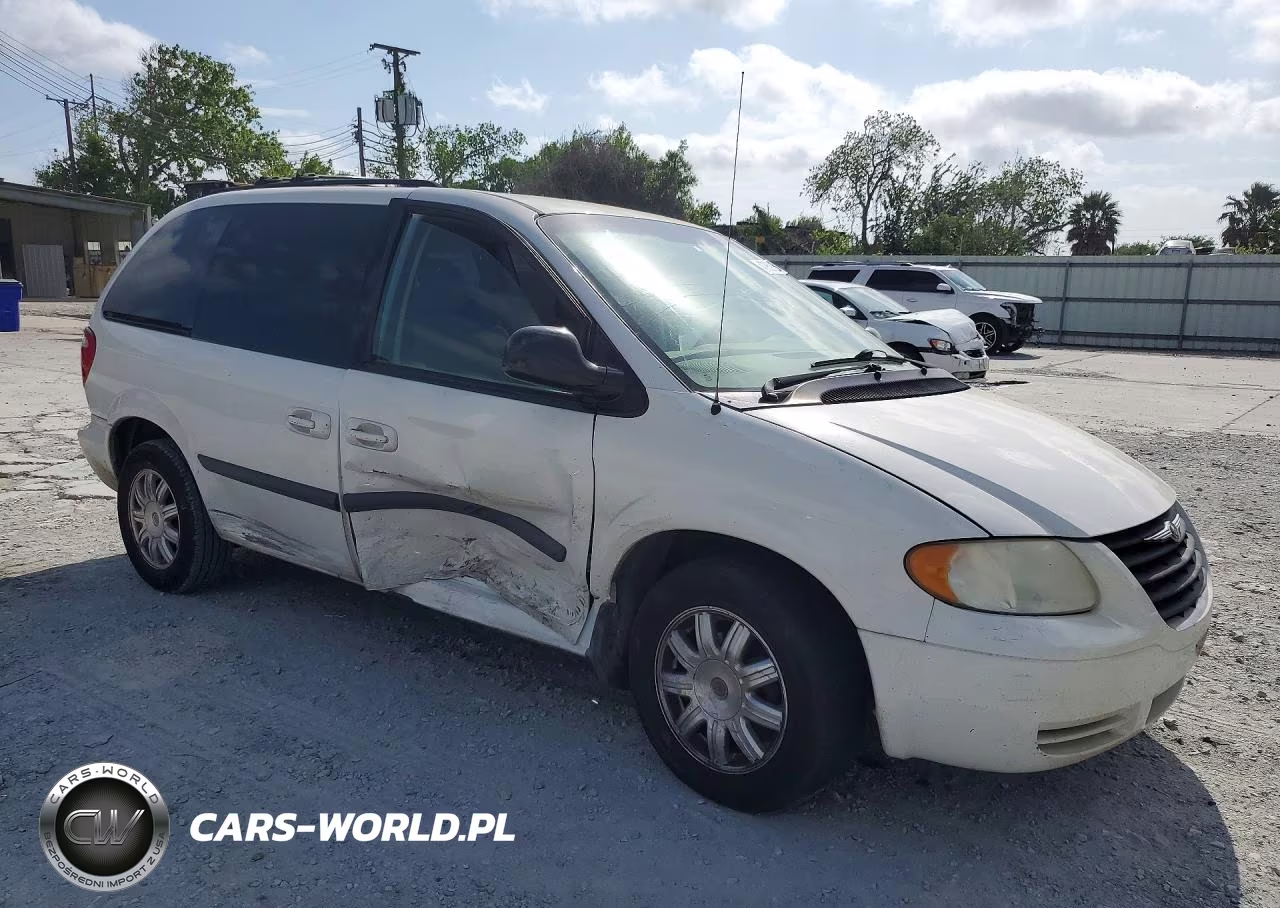 2007 Chrysler Town & Country Lx VIN:1A4GJ45R57B173662 - 4