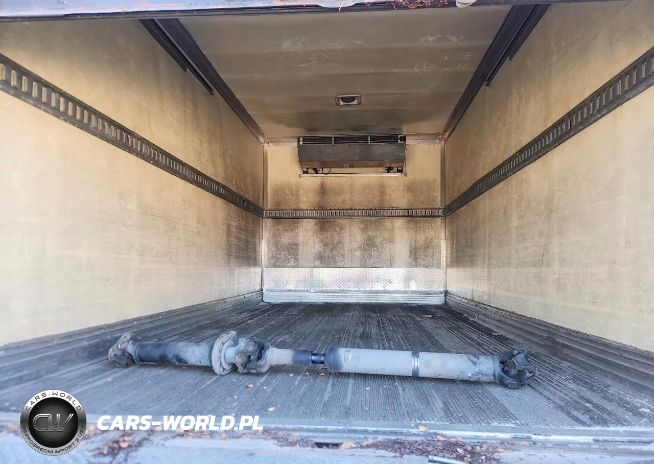 2010 Nissan Diesel Ud1400 Refrigerated Box Truck VIN:JNAUZ51J7AA455003 - 10