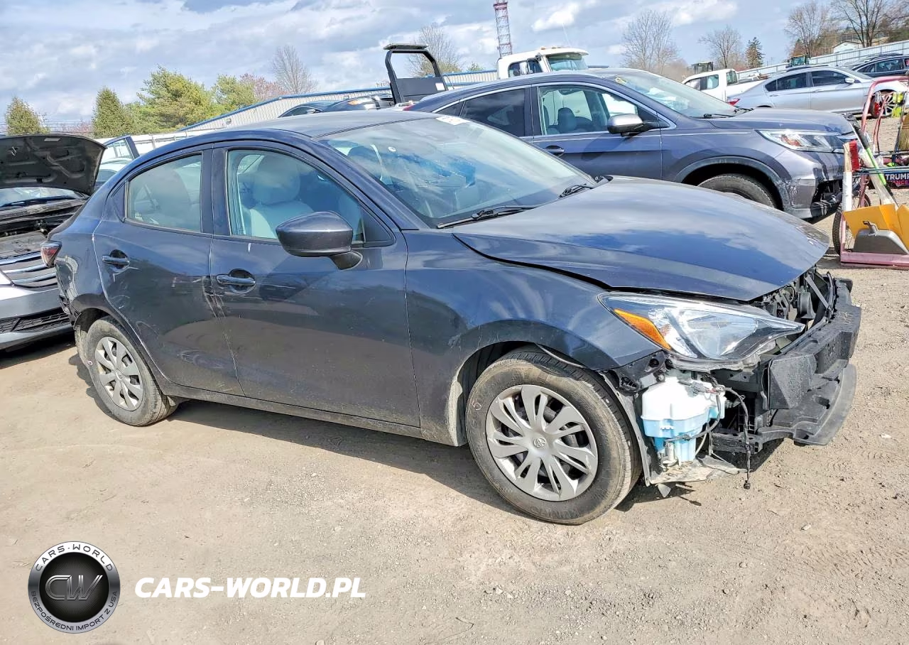 2019 Toyota Yaris L VIN:3MYDLBYV0KY521427 - 4