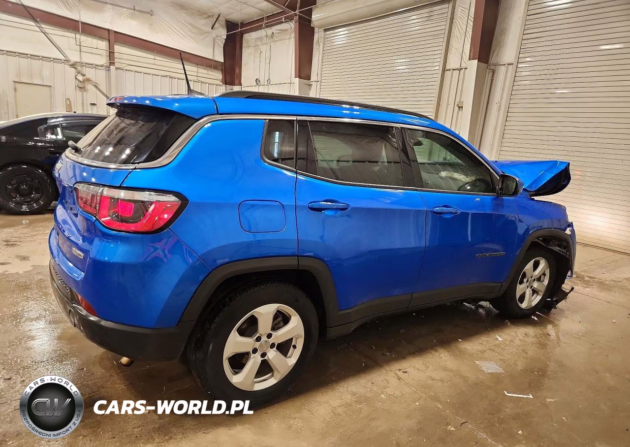 2018 Jeep Compass Latitude VIN:3C4NJCBB3JT108796 - 3