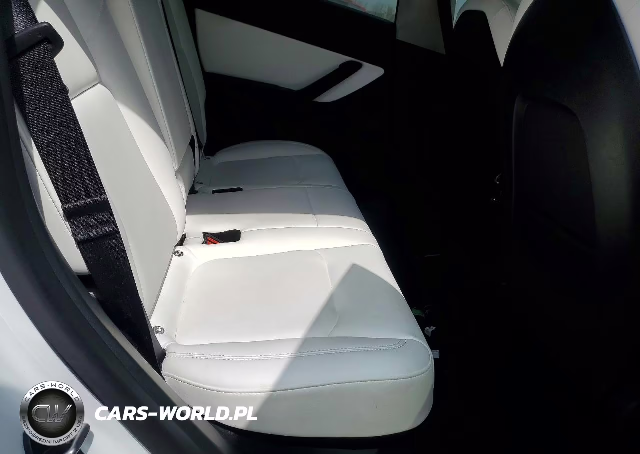 2022 Tesla Model Y VIN:7SAYGDEF7NF406145 - 10