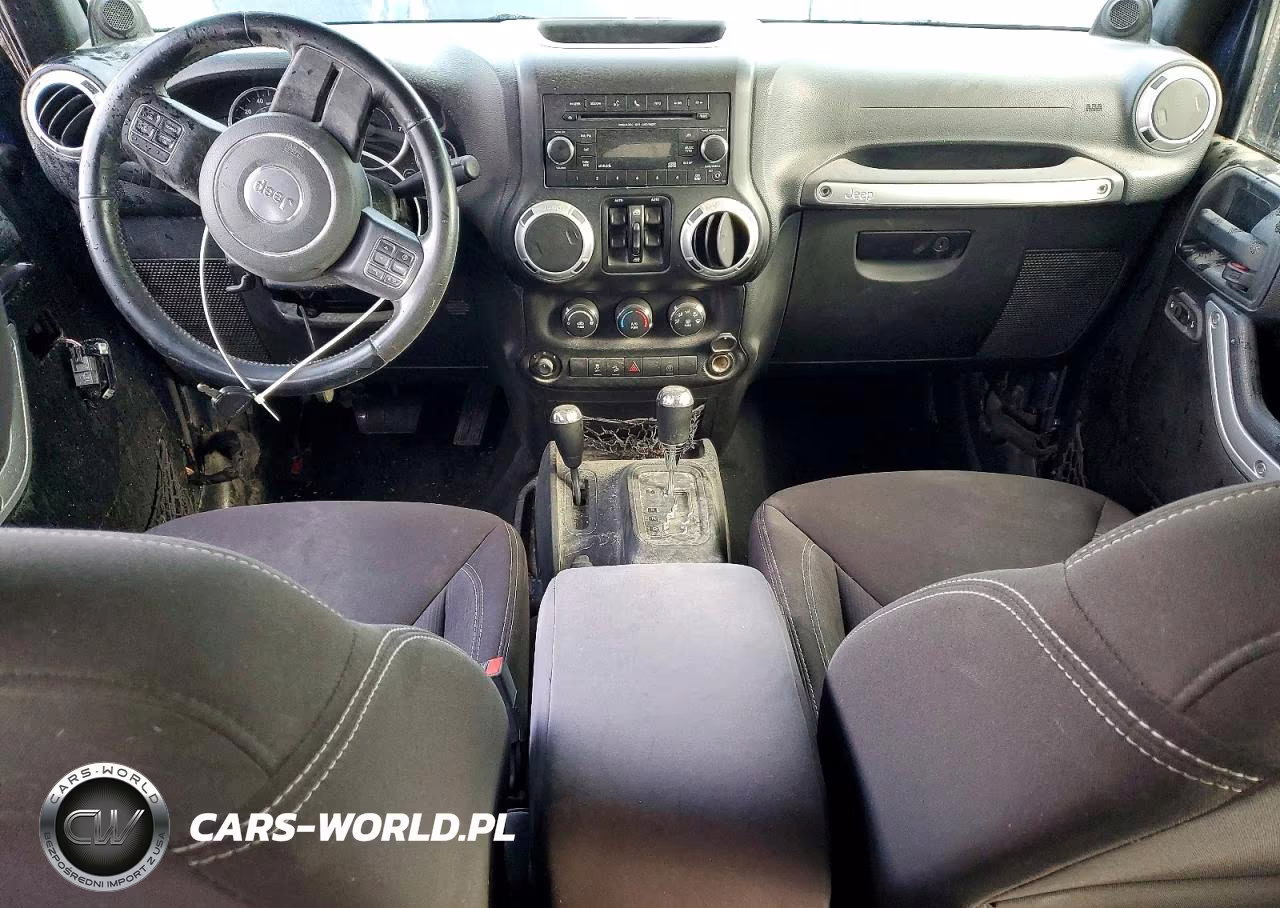2013 Jeep Wrangler Unlimited Sahara VIN:1C4BJWEG5DL584074 - 8