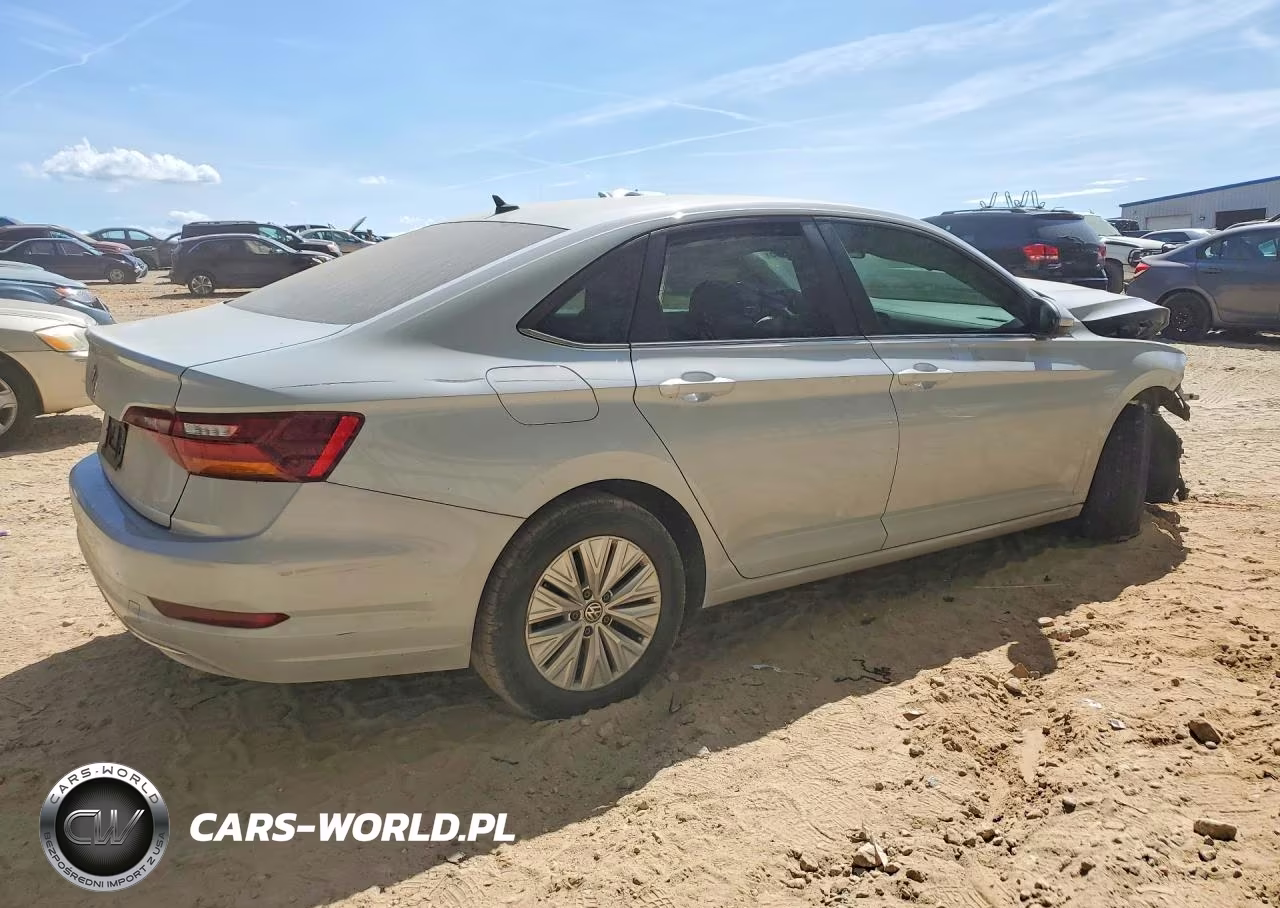 2019 Volkswagen Jetta S VIN:3VWC57BUXKM131800 - 3