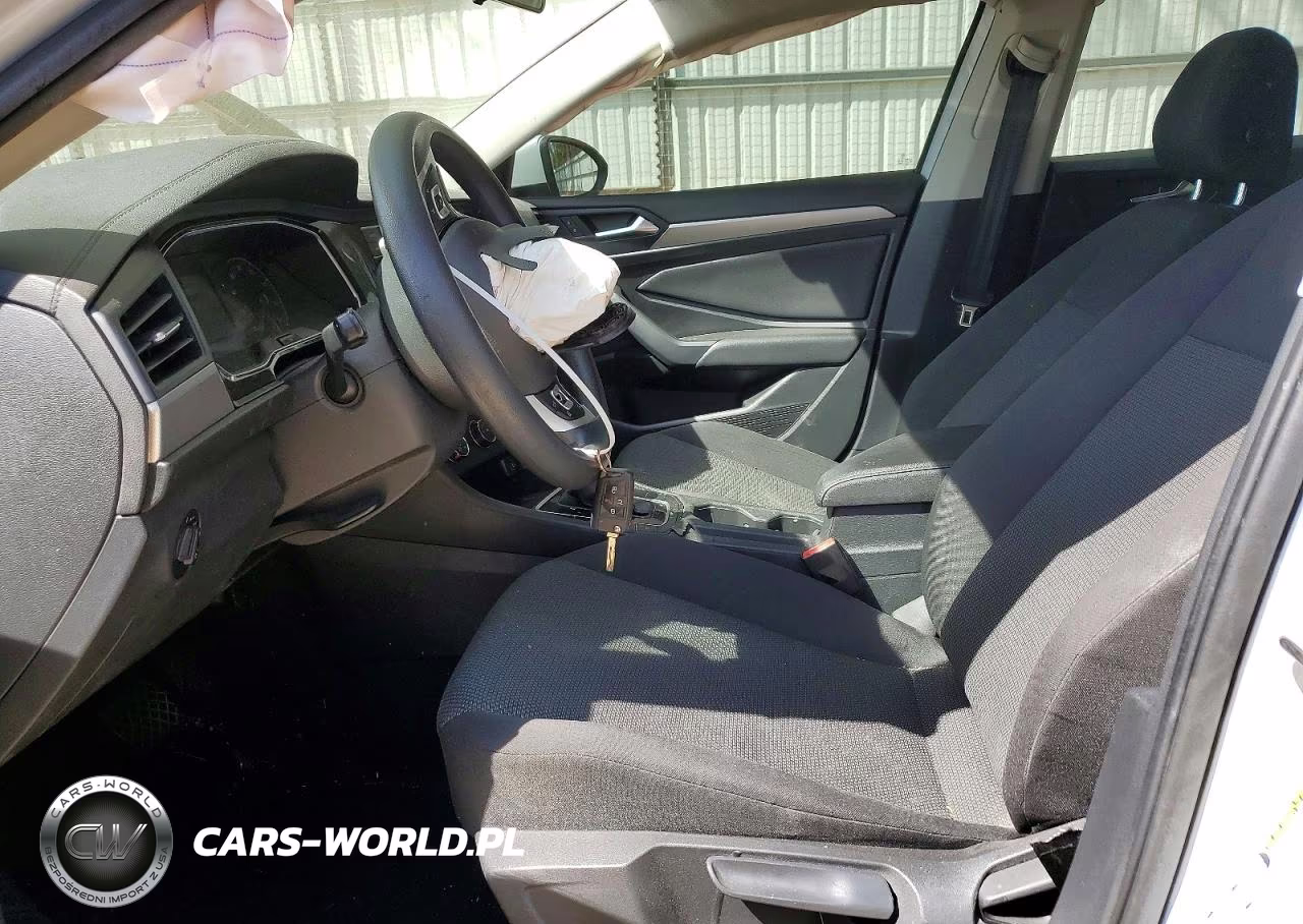 2019 Volkswagen Jetta S VIN:3VWC57BUXKM131800 - 7