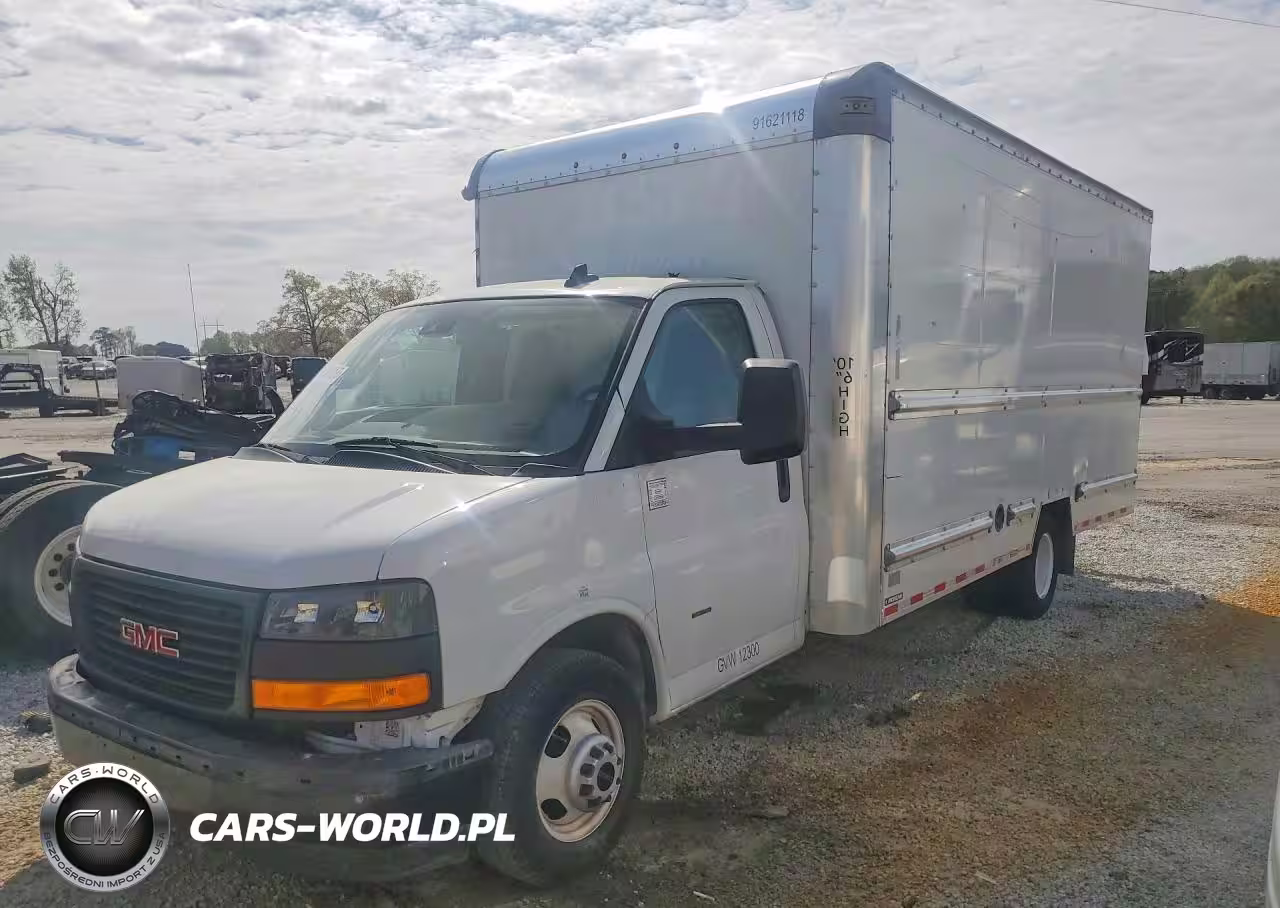 2021 GMC Savana Cut - Box Truck