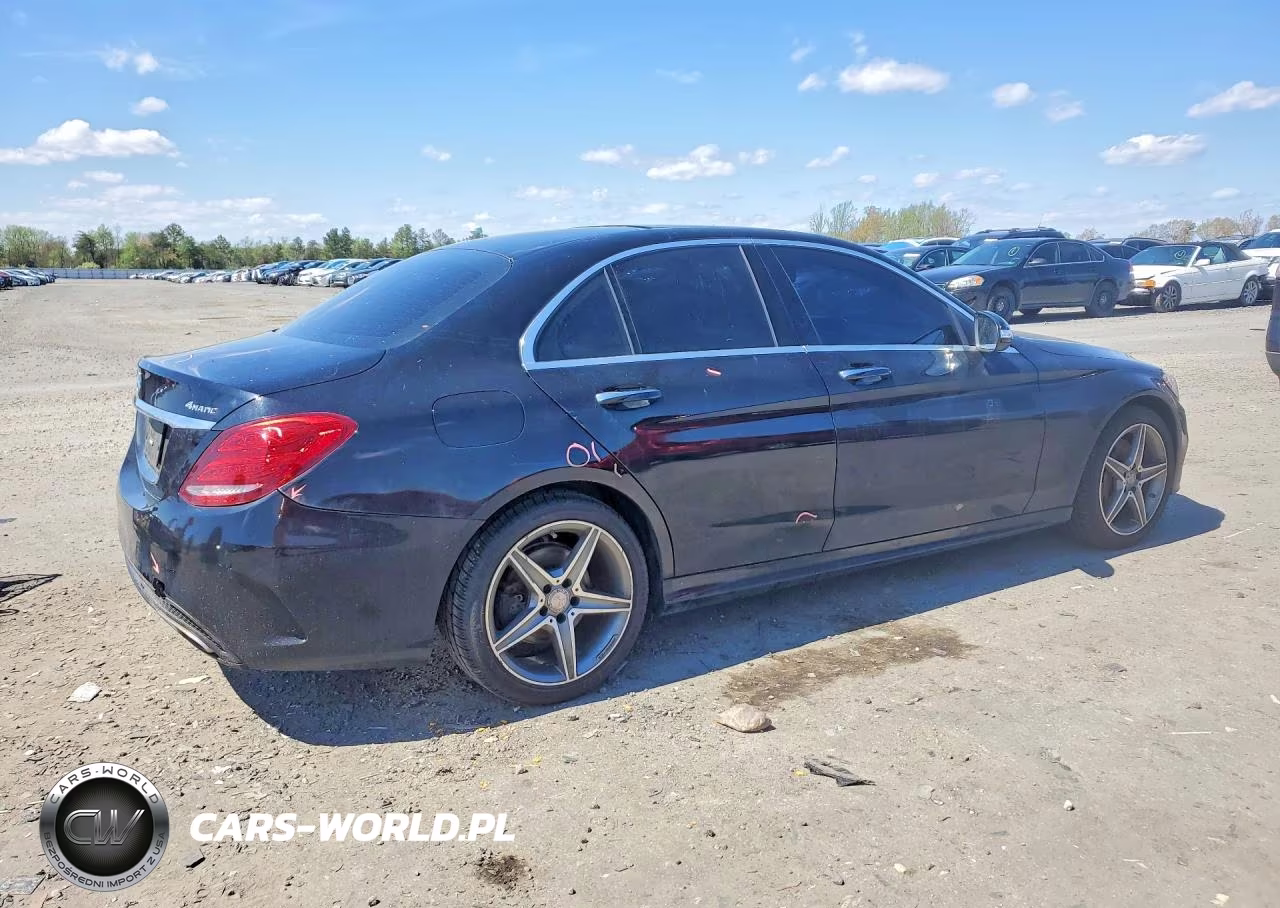 2015 Mercedes-Benz C 300 4Matic VIN:55SWF4KB3FU018595 - 3