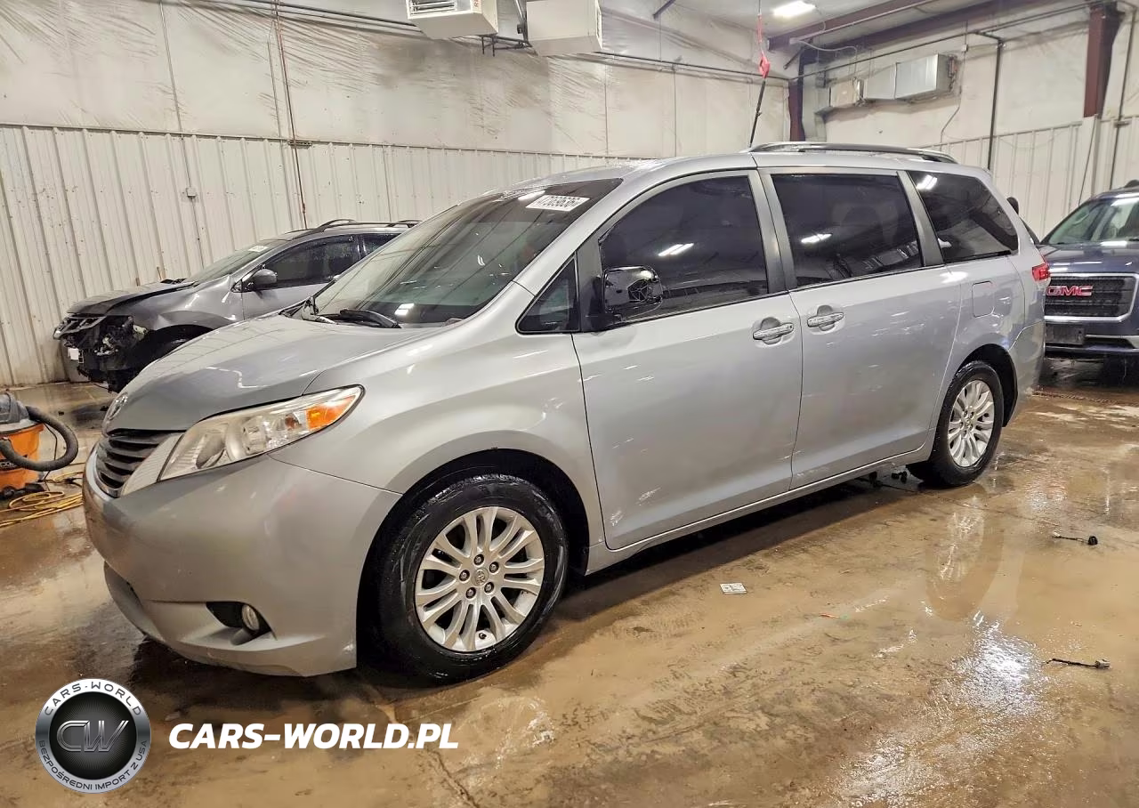2014 Toyota Sienna Xle 8-Passenger