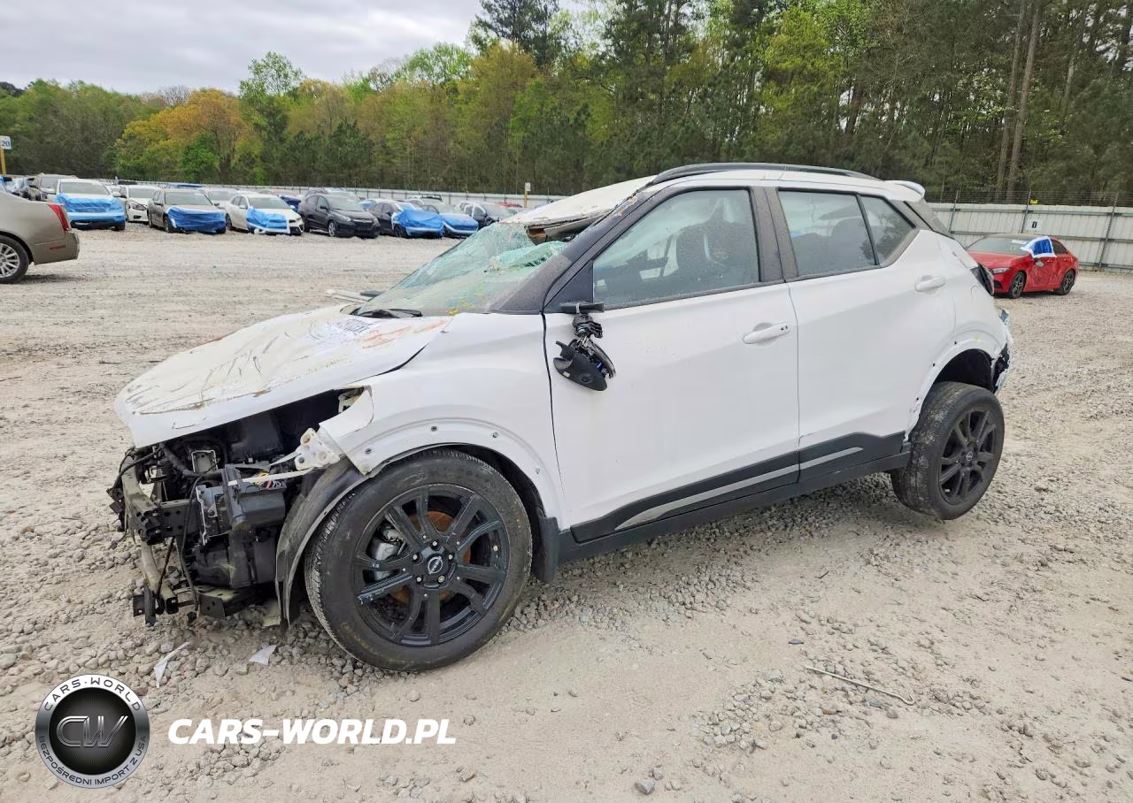 2023 Nissan Kicks Sr
