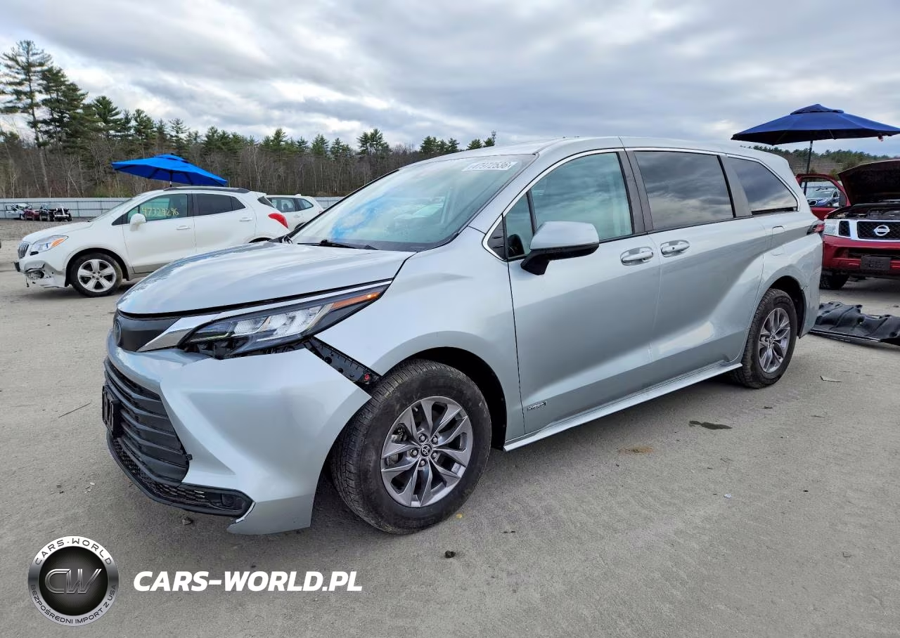 2021 Toyota Sienna Le 8-Passenger
