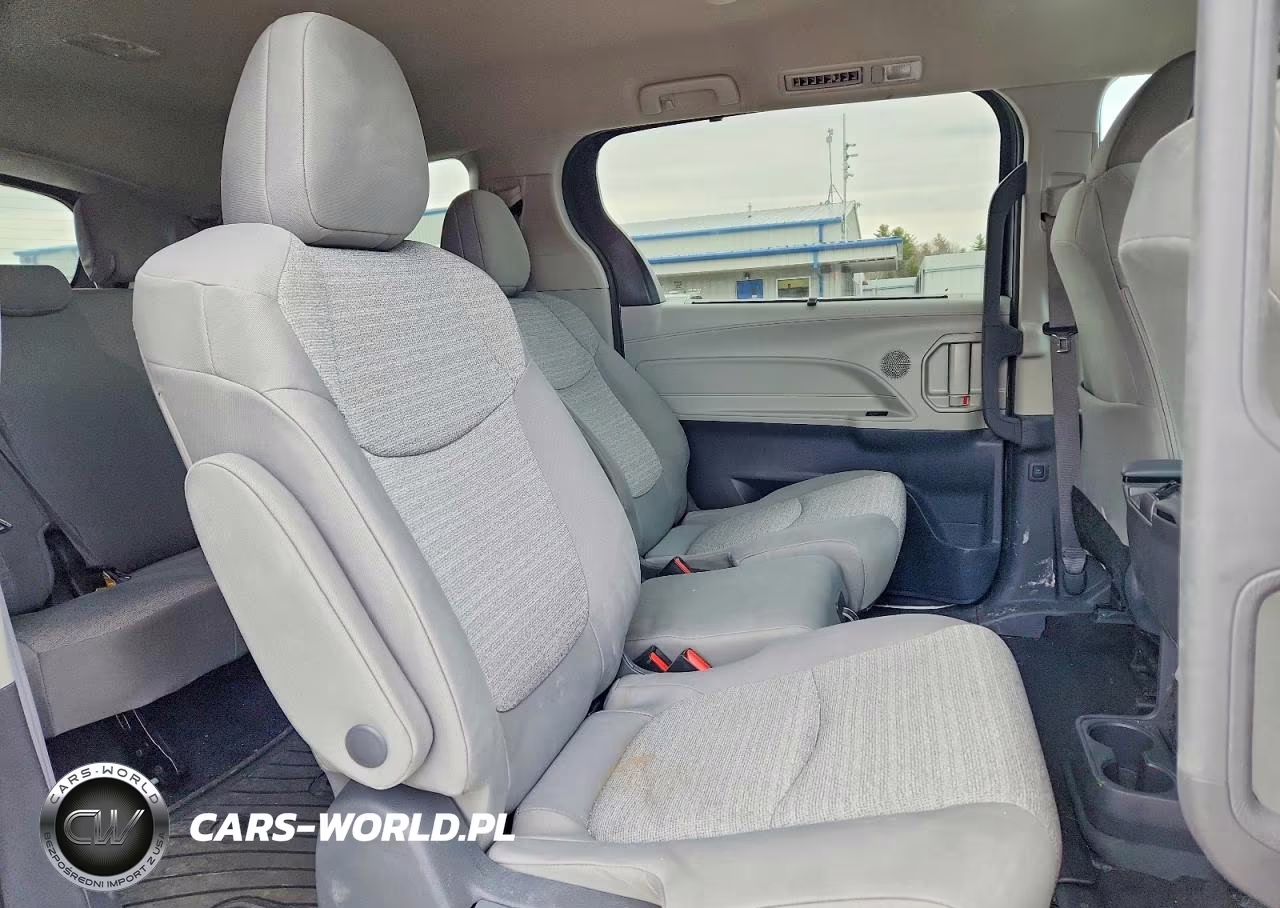 2021 Toyota Sienna Le 8-Passenger VIN:5TDKRKEC6MS038963 - 11