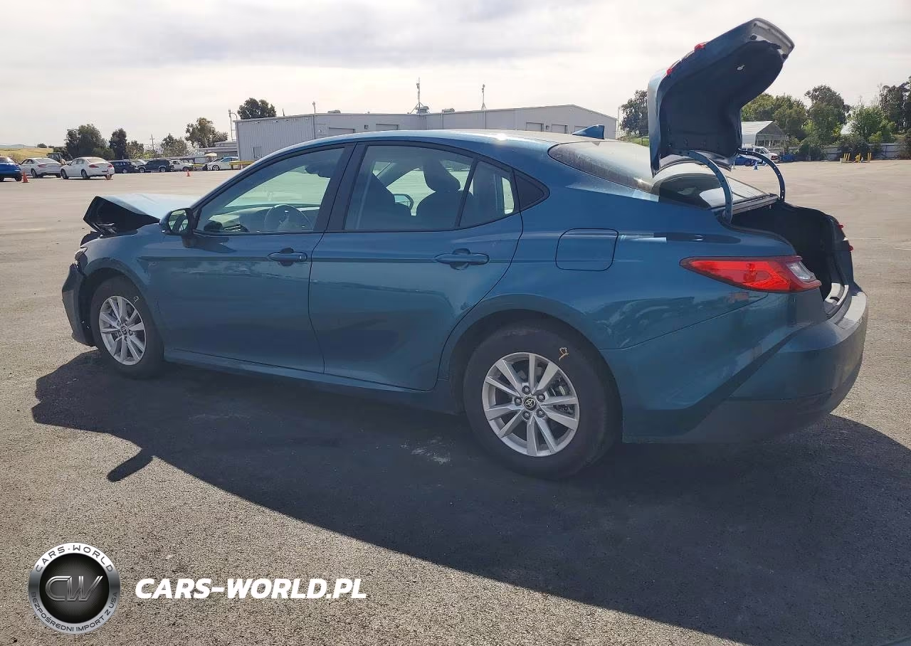 2026 Toyota Camry Le VIN:4T1DAACK4TU211180 - 2