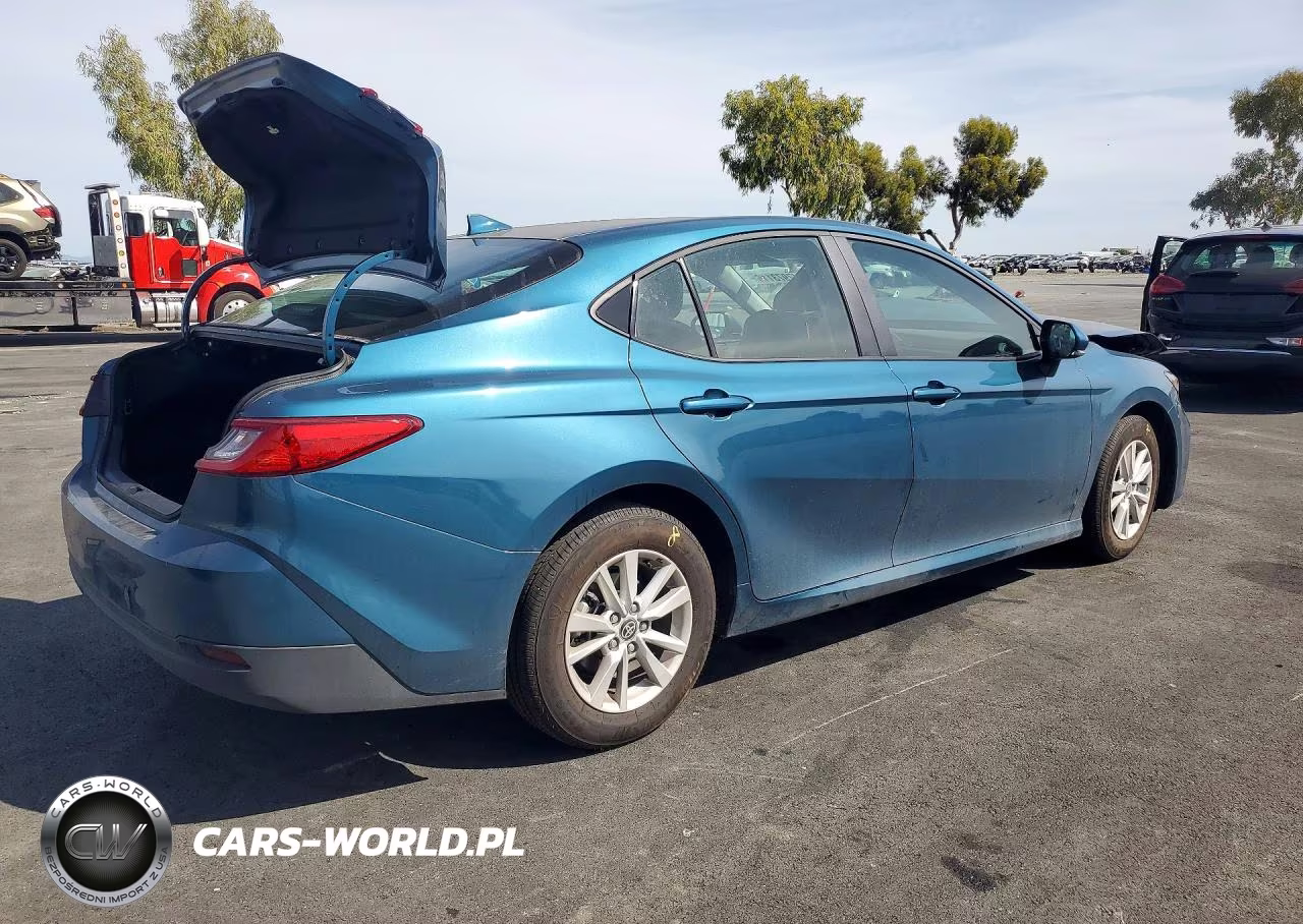 2026 Toyota Camry Le VIN:4T1DAACK4TU211180 - 3