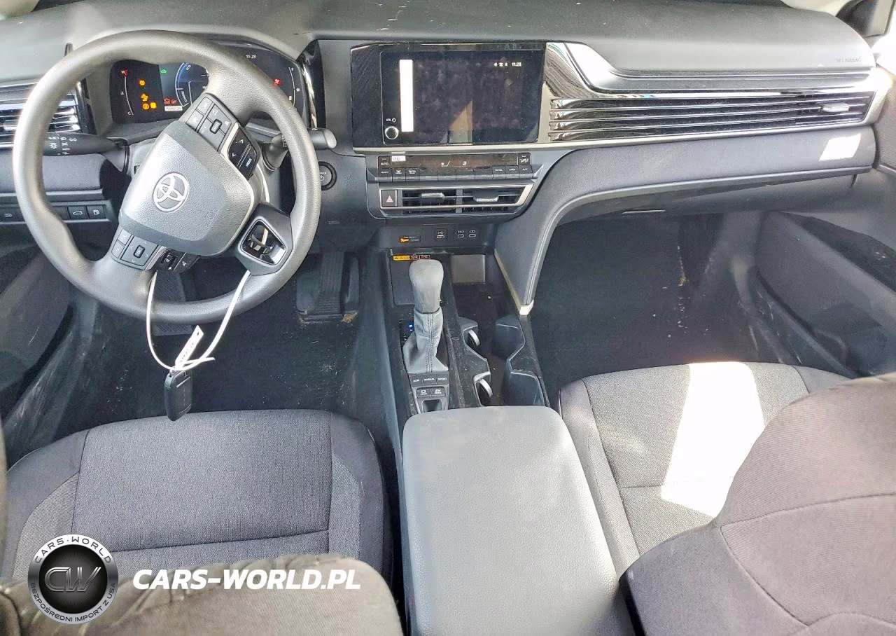 2026 Toyota Camry Le VIN:4T1DAACK4TU211180 - 8