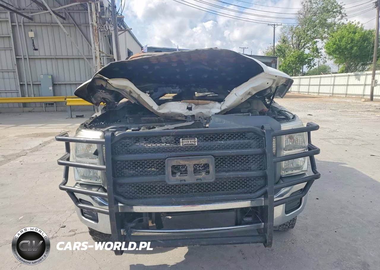 2012 Ford F350 Super Duty Flatbed Truck VIN:1FD8W3HT0CEB46404 - 5