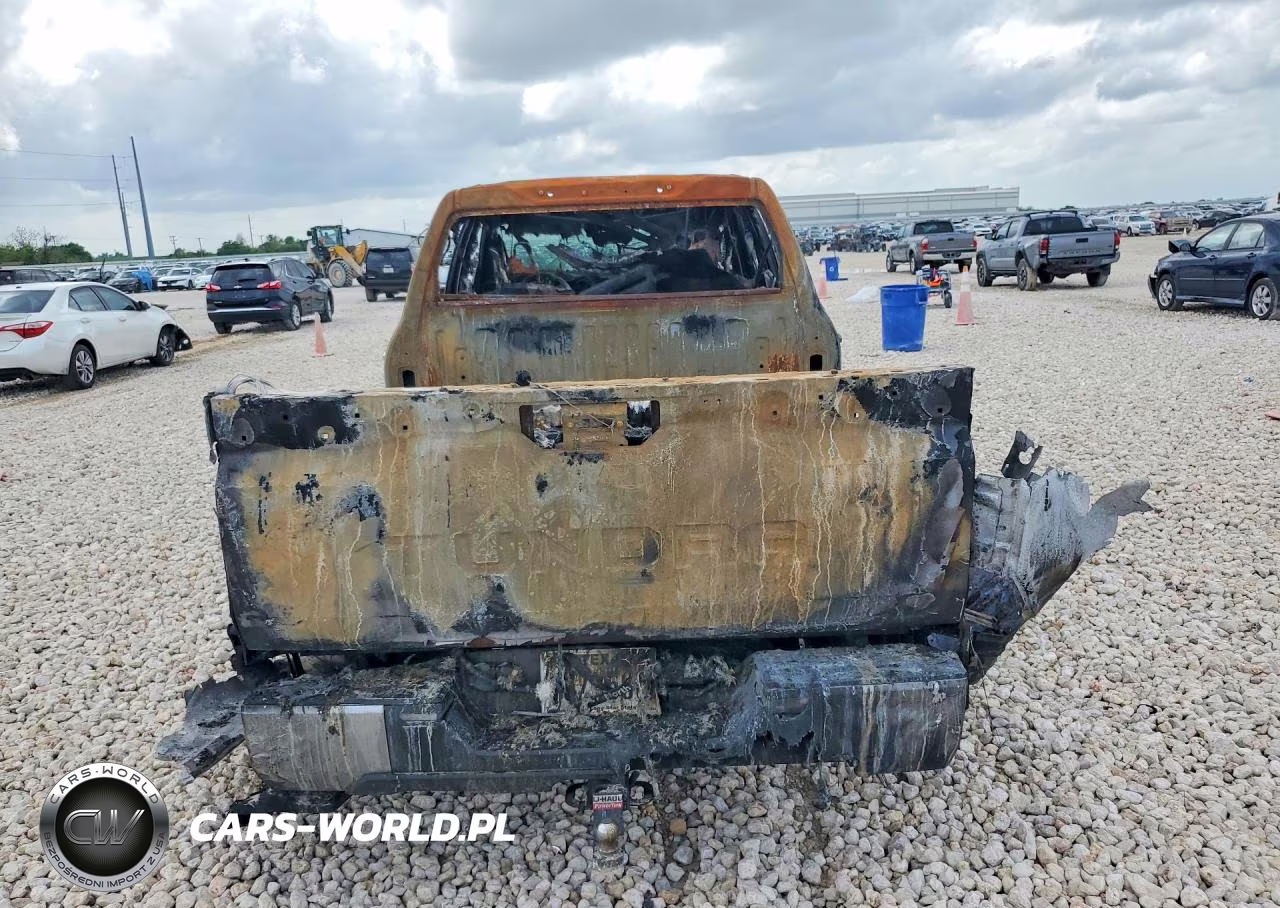 2024 Toyota Tundra Limited VIN:5TFJA5BC8RX003383 - 6
