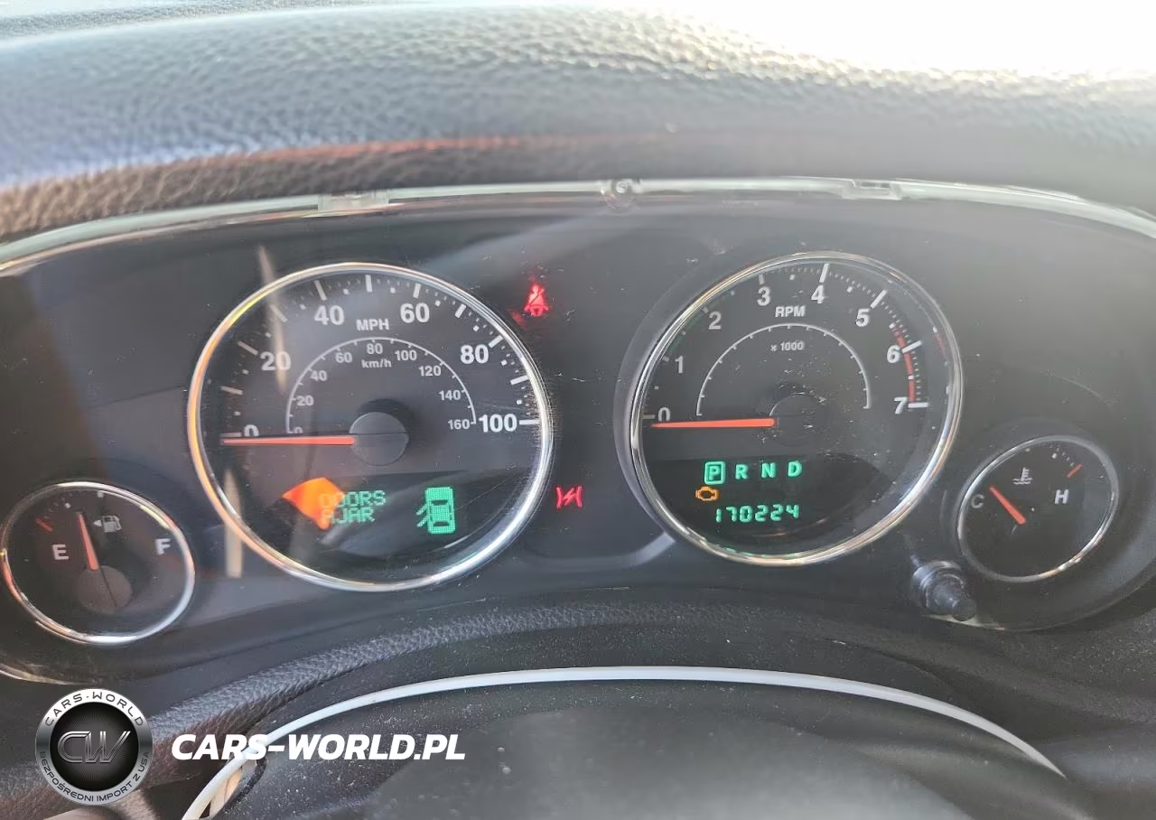 2011 Jeep Wrangler Unlimited Rubicon VIN:1J4BA6H18BL616112 - 9