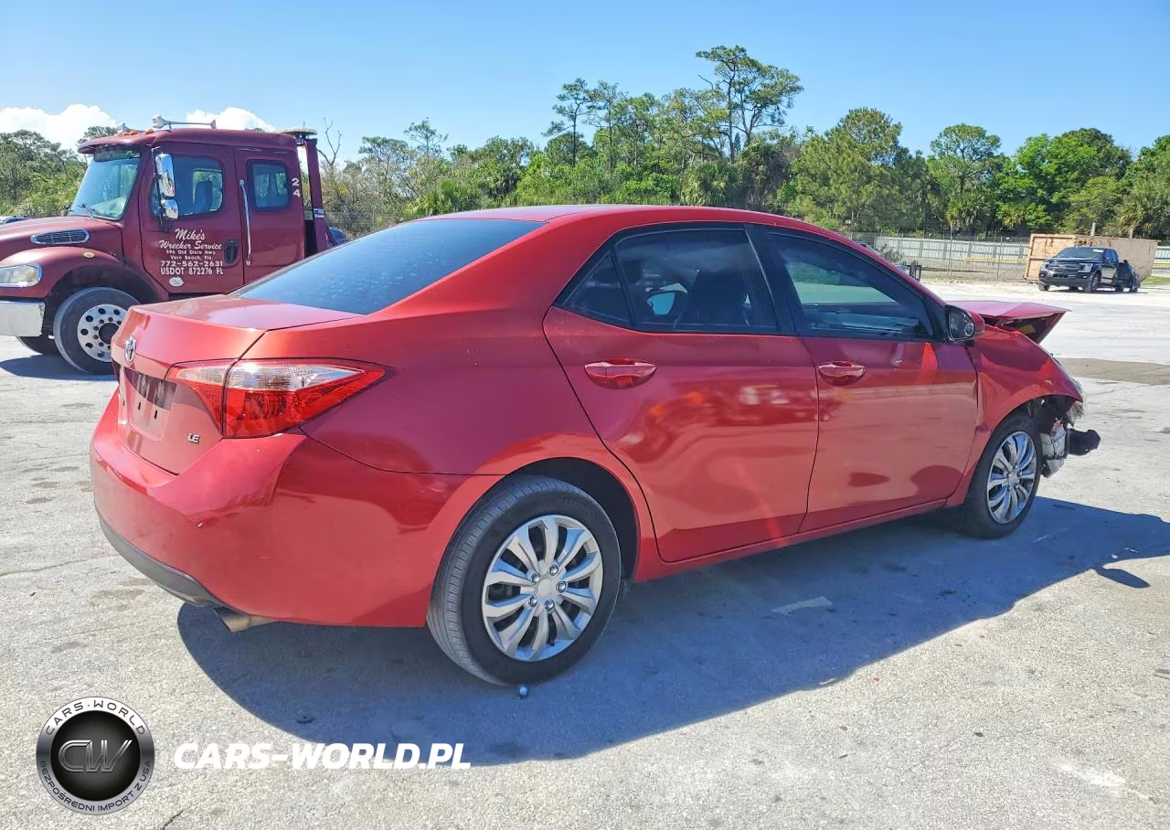 2017 Toyota Corolla Le VIN:5YFBURHE6HP664581 - 3