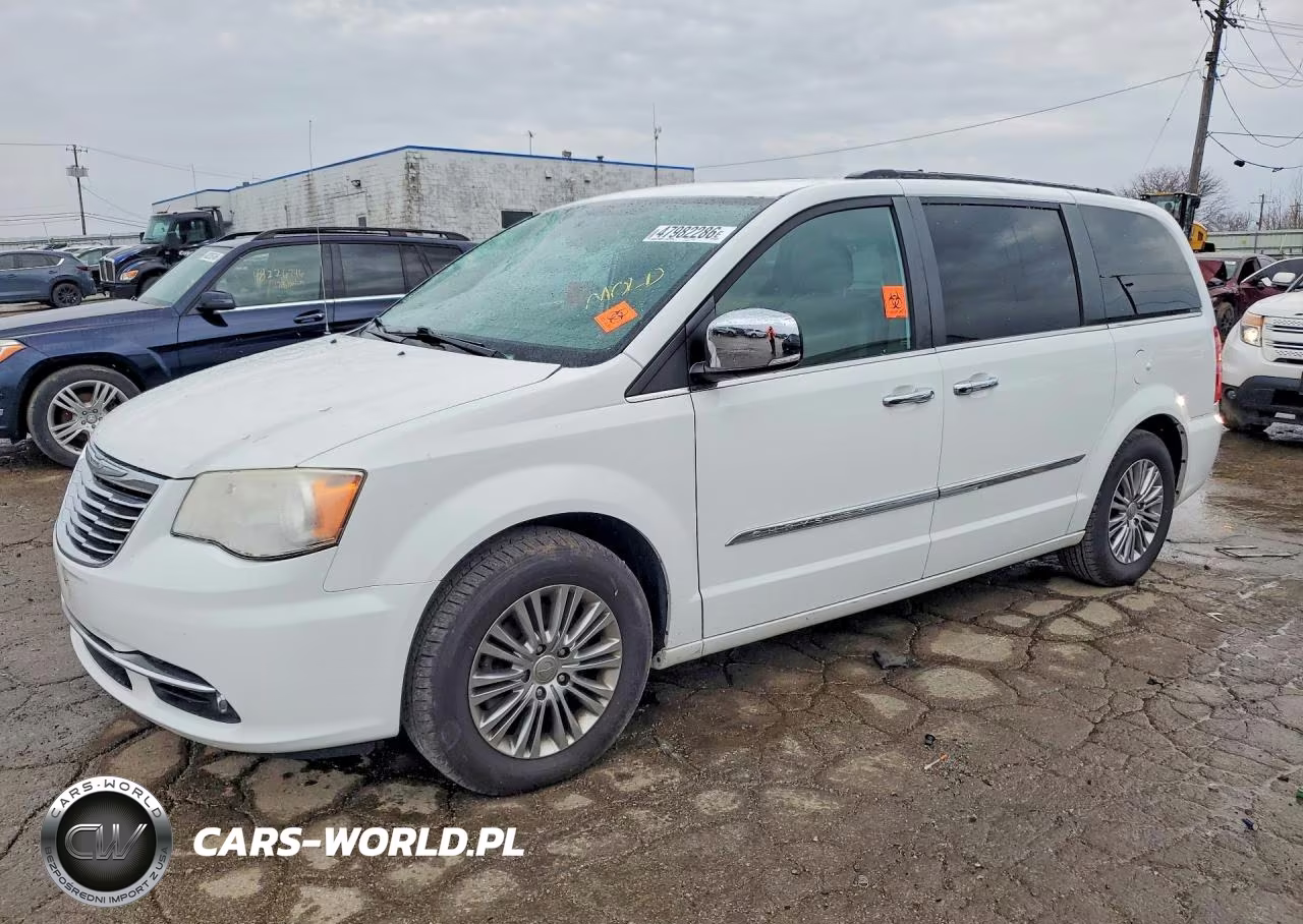 2014 Chrysler Town & Country Touring L