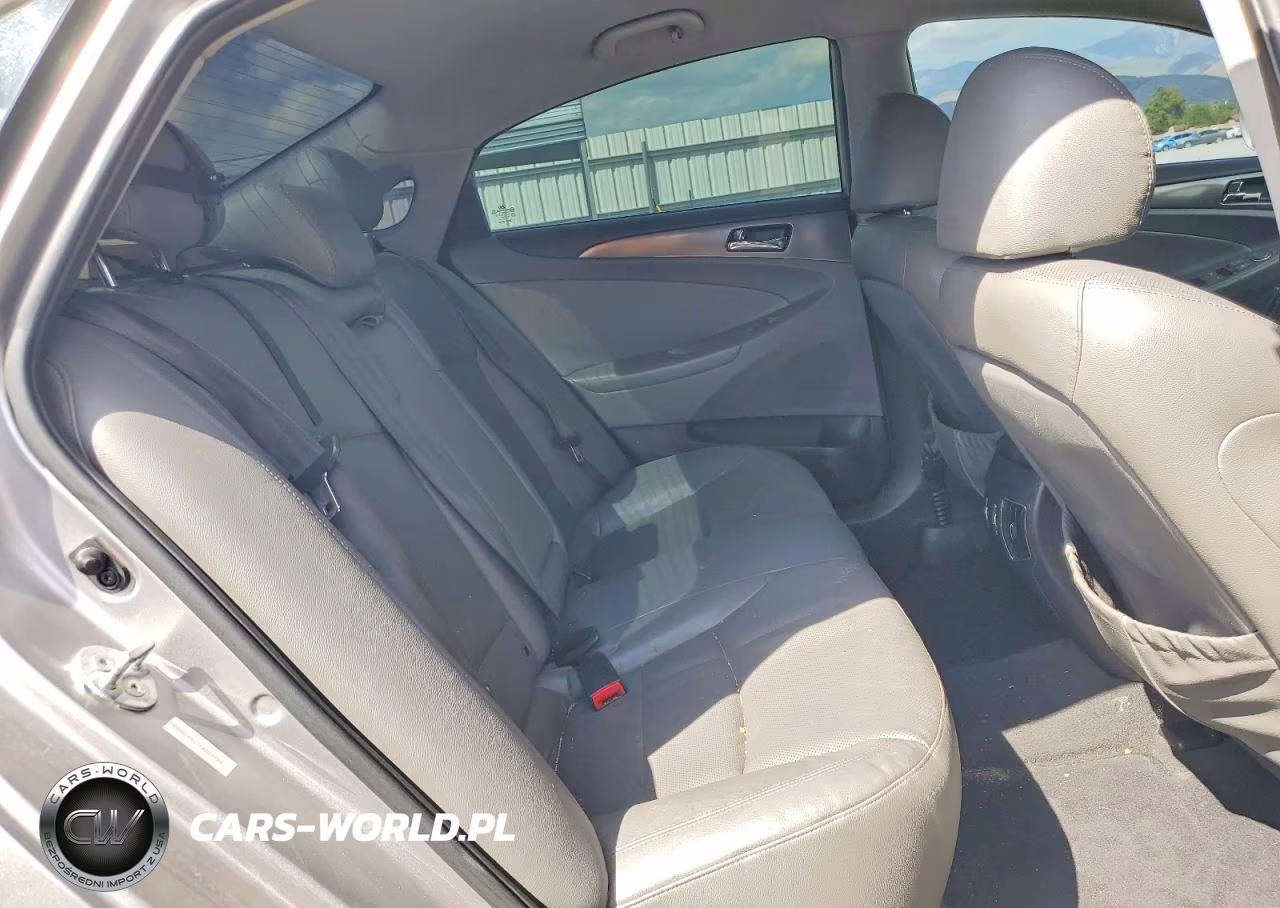 2012 Hyundai Sonata Hybrid Base VIN:KMHEC4A47CA037708 - 10