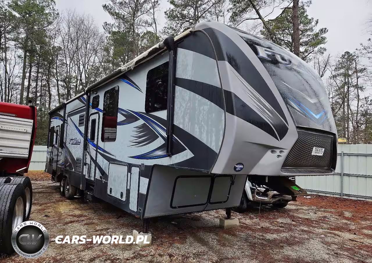 2016 Keystone Fuzion Camper